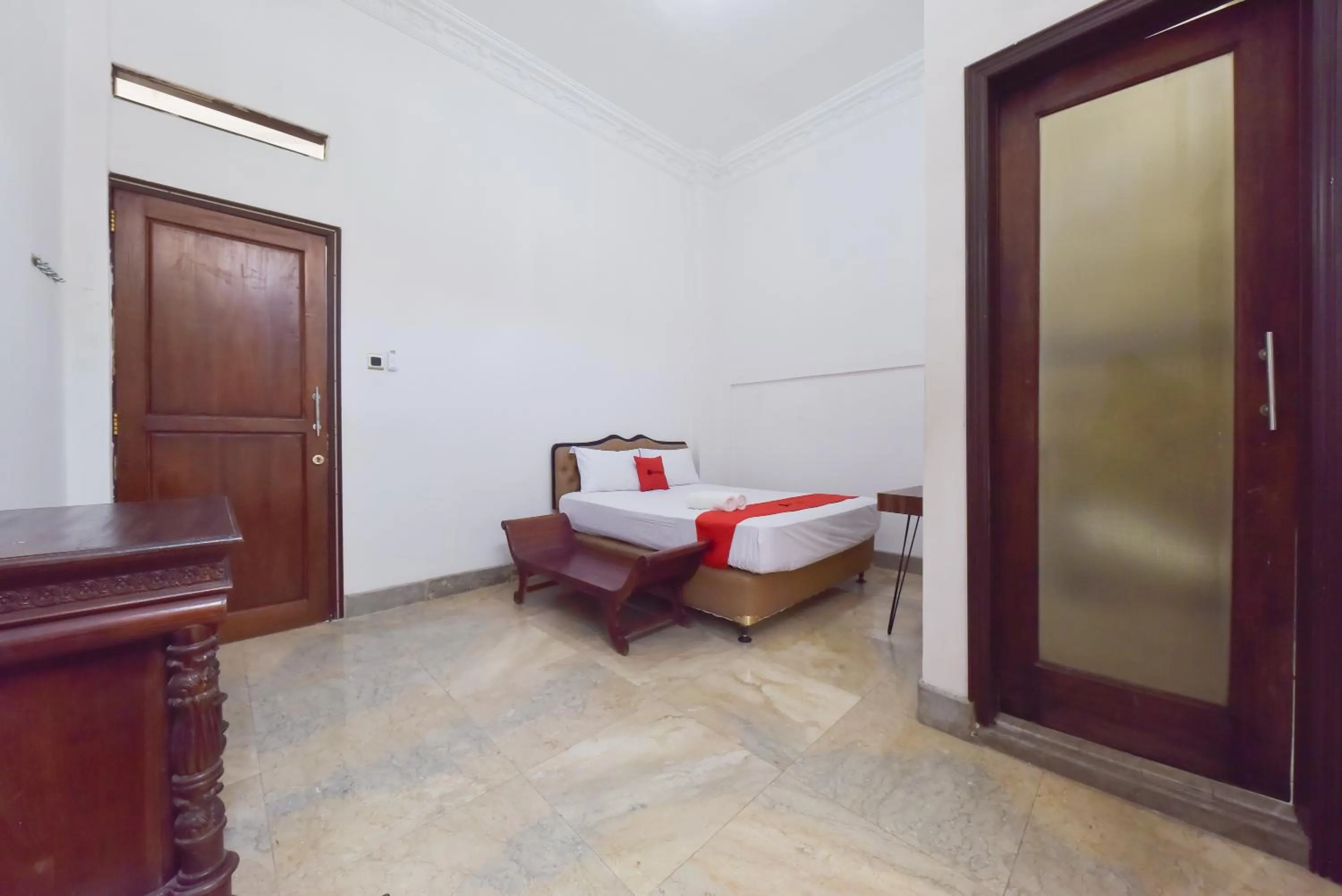 Bedroom, Bed in RedDoorz Syariah near Dago Pakar 2