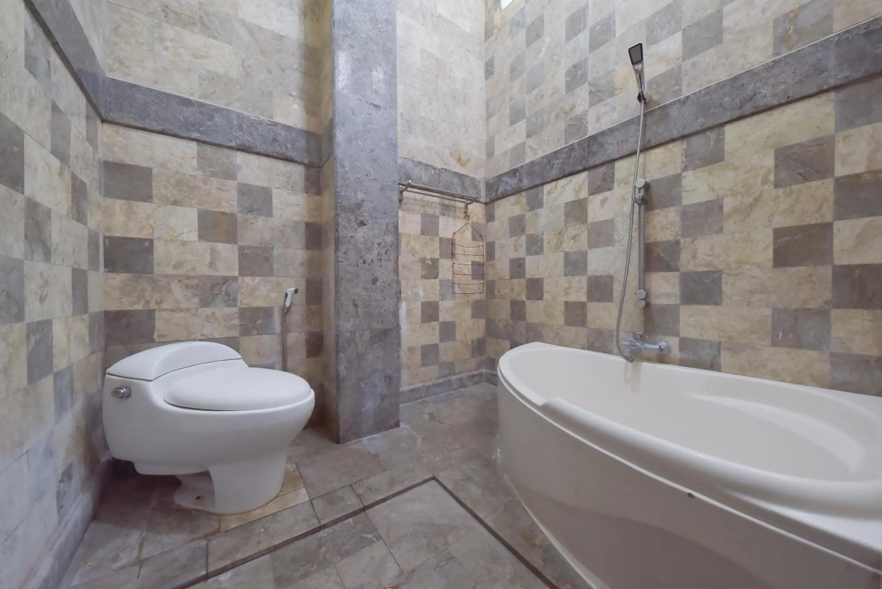 Bathroom in RedDoorz Syariah near Dago Pakar 2