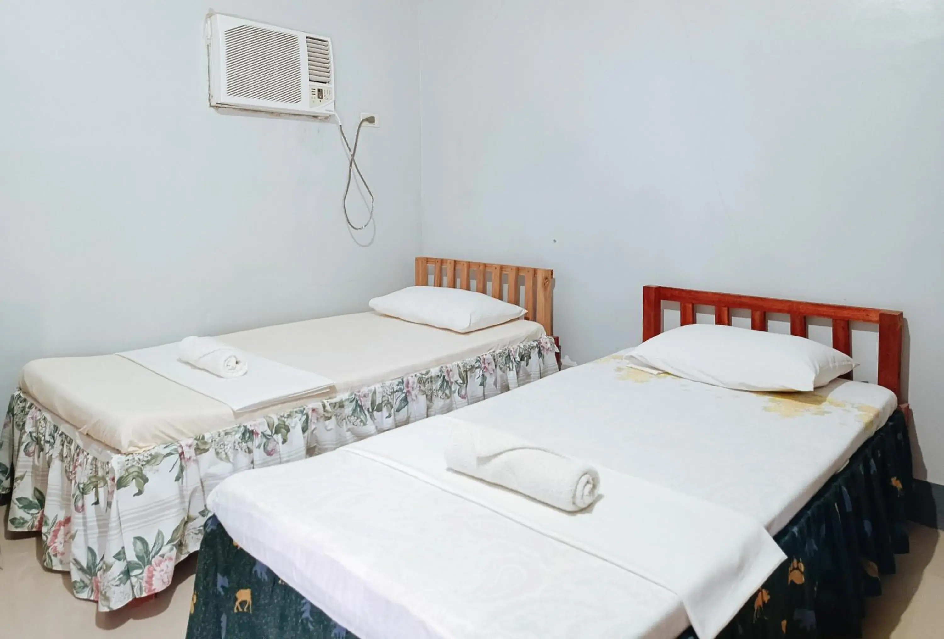 Family Room in RedDoorz @ Star Jewel Lodge Apayao Family Room in RedDoorz @ Star Jewel Lodge Apayao