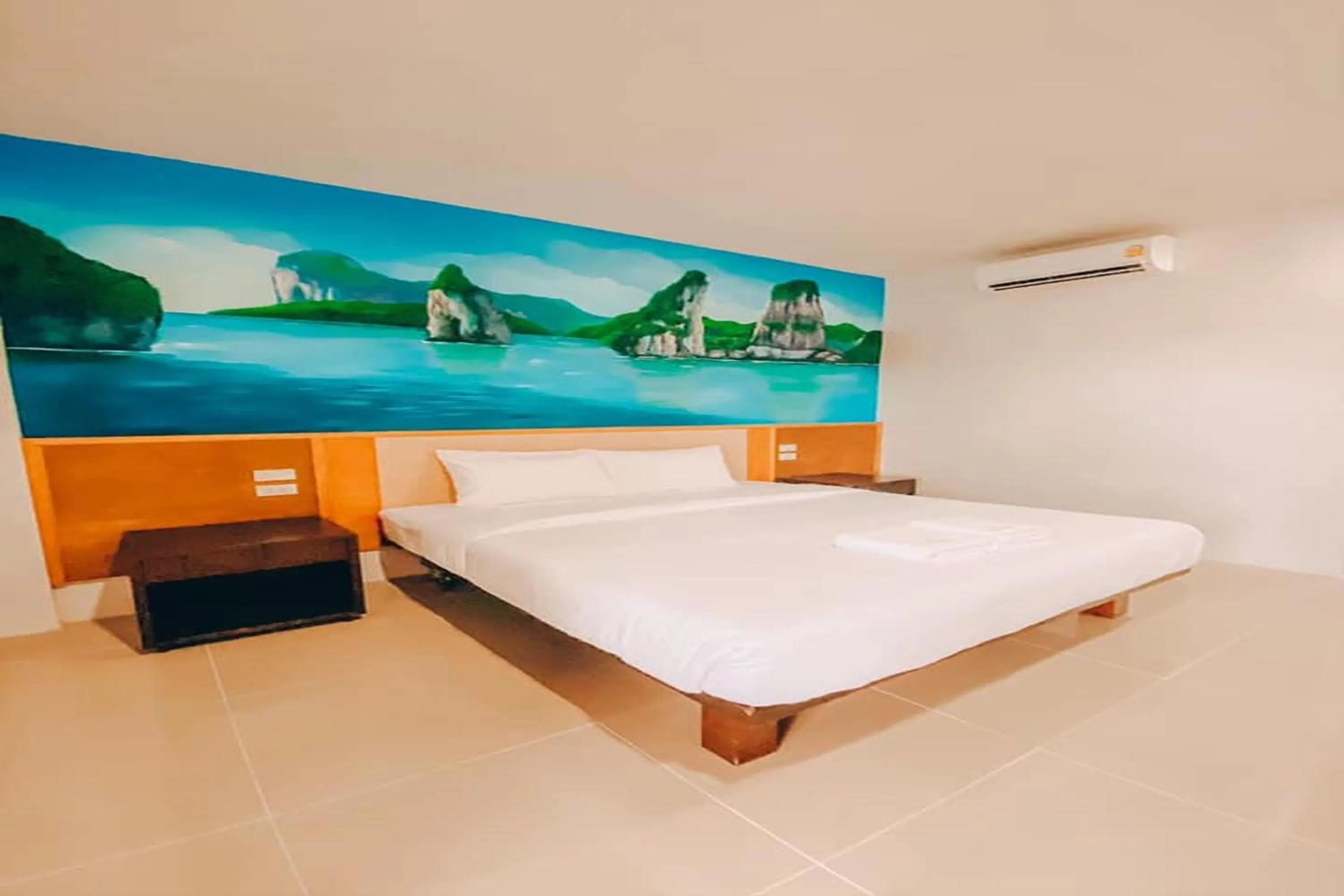 Bedroom, Bed in Chanpailin Omarzaa