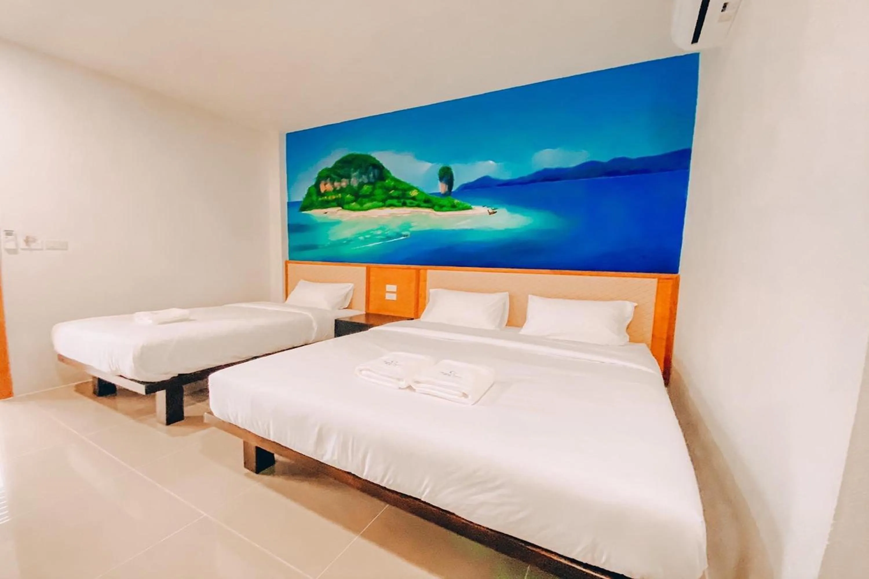 Bedroom, Bed in Chanpailin Omarzaa