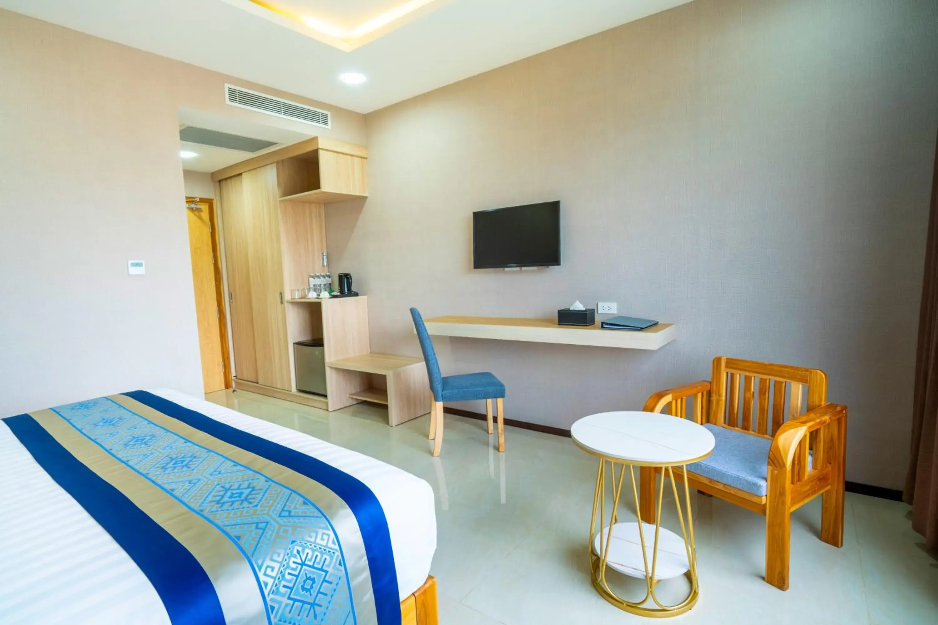 Communal lounge/ TV room, Bed in S Vangvieng Boutique Hotel Communal lounge/ TV room, Bed in S Vangvieng Boutique Hotel