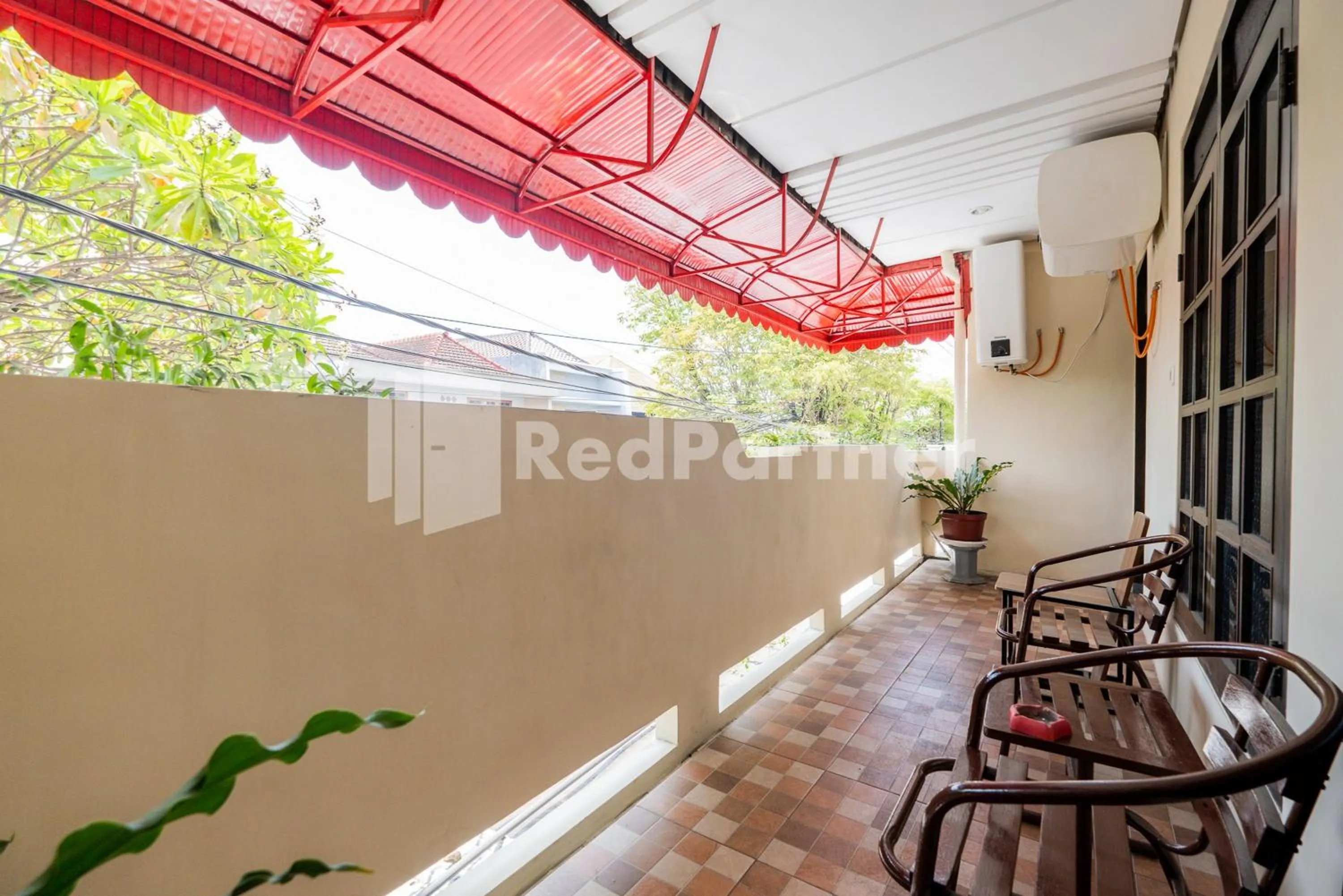 Property building in Swun Stay Inn At Sawahan Mitra RedDoorz