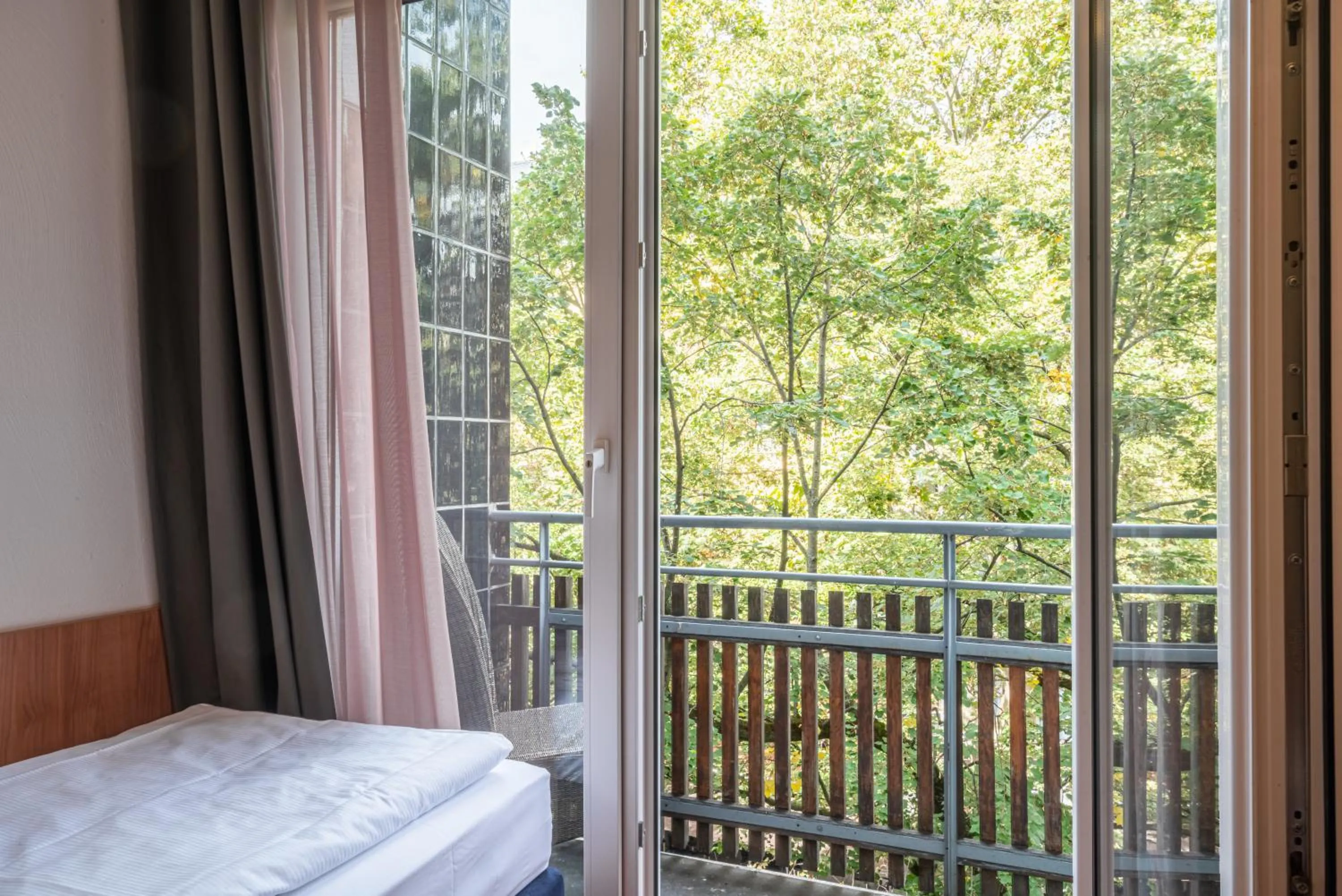 Staff, Bed in Hotel Schottenhof