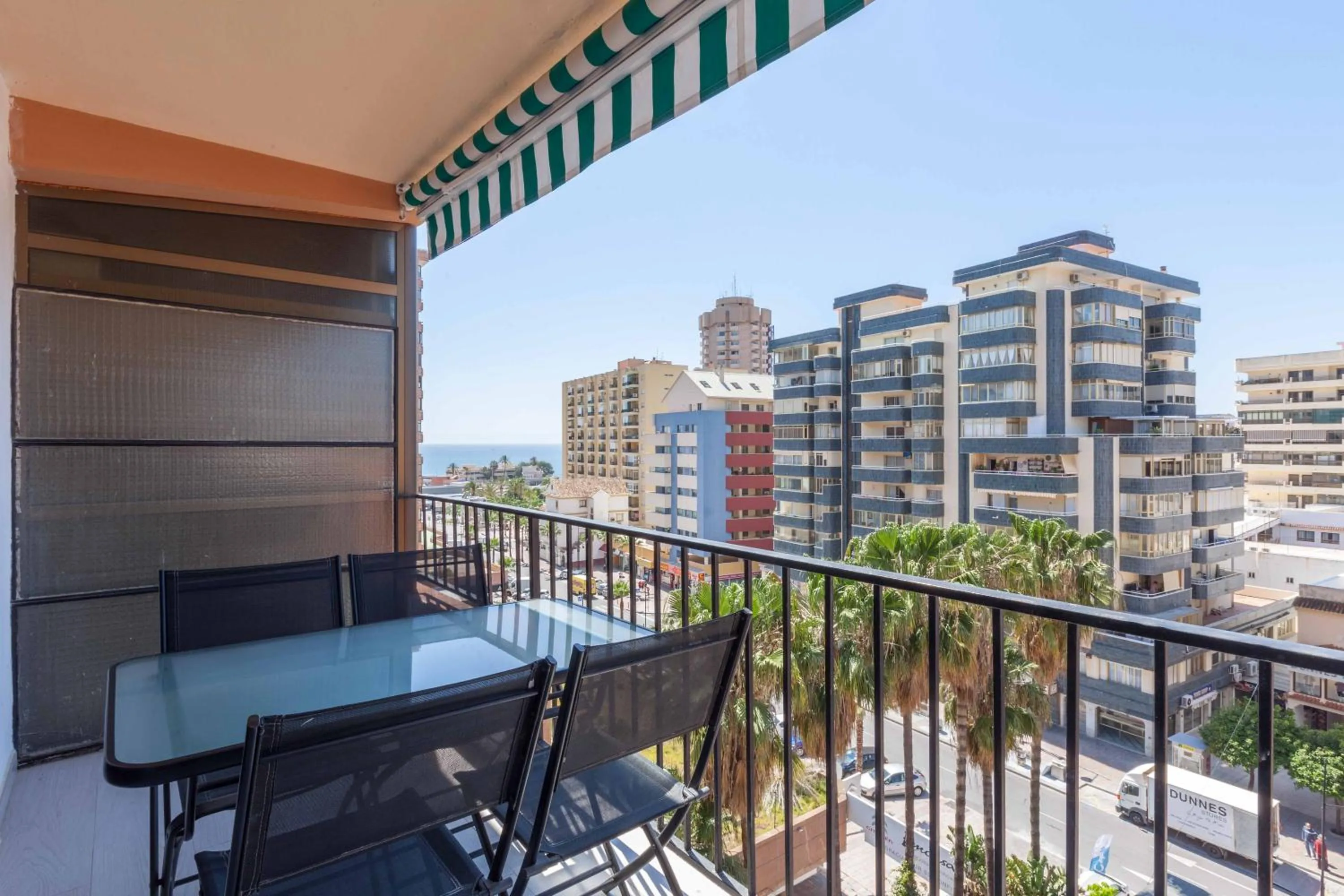 Central apt with balcony by Costarentals - Ref 92