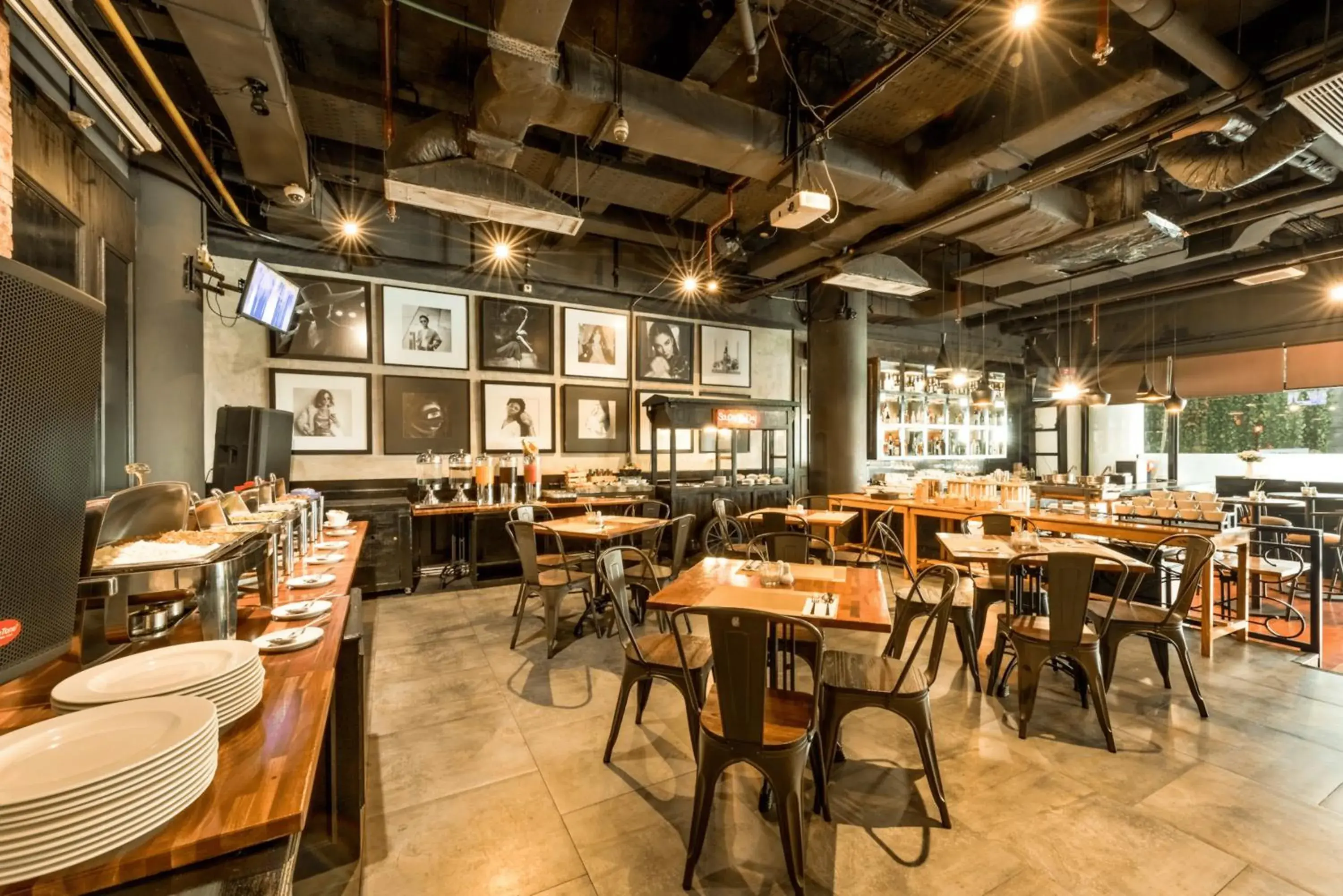 Restaurant/places to eat in Maxone Premier Melawai Restaurant/places to eat in Maxone Premier Melawai