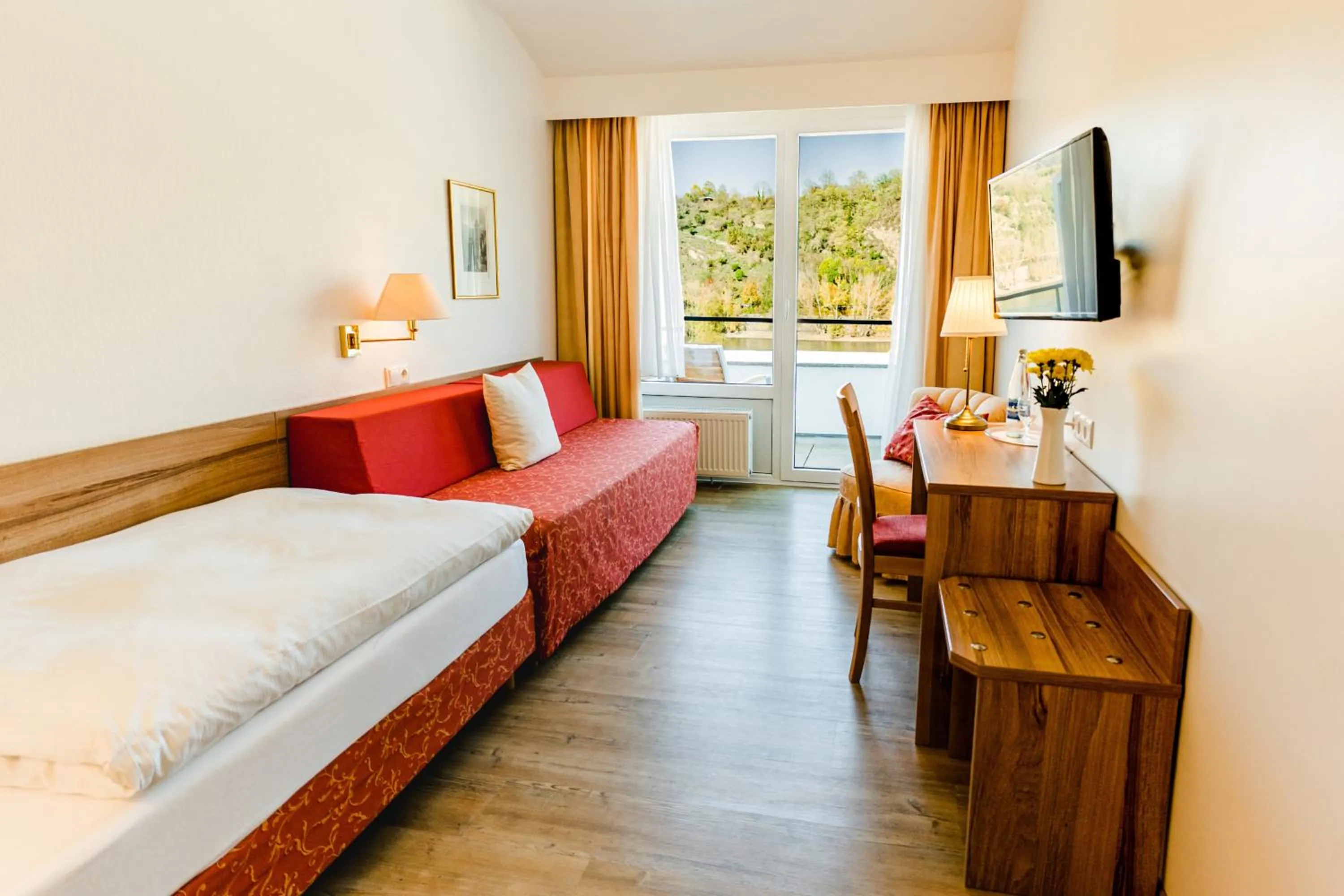 Photo of the whole room, Bed in Baudobriga Rheinhotel