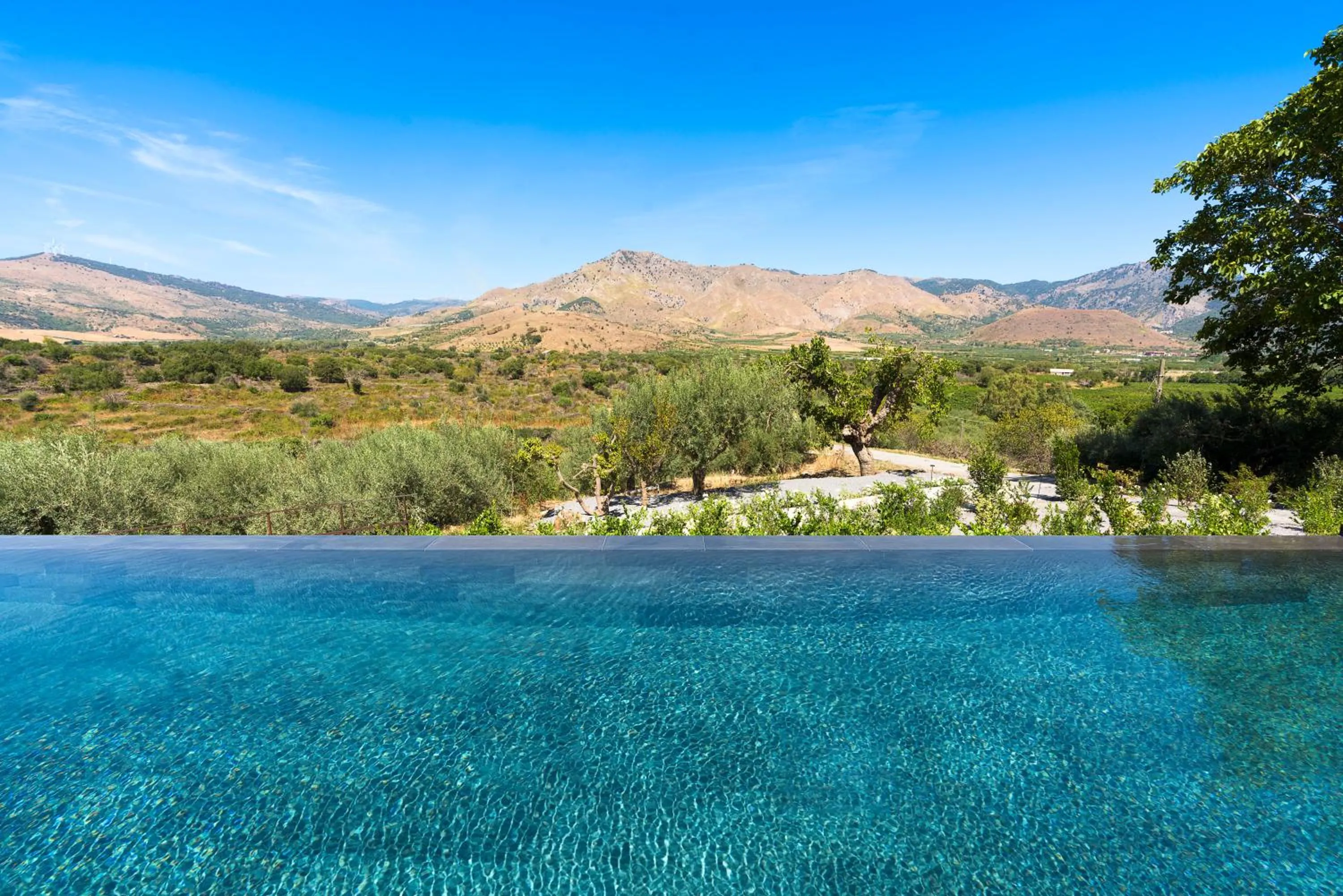 Swimming pool in Dimora Cottanera