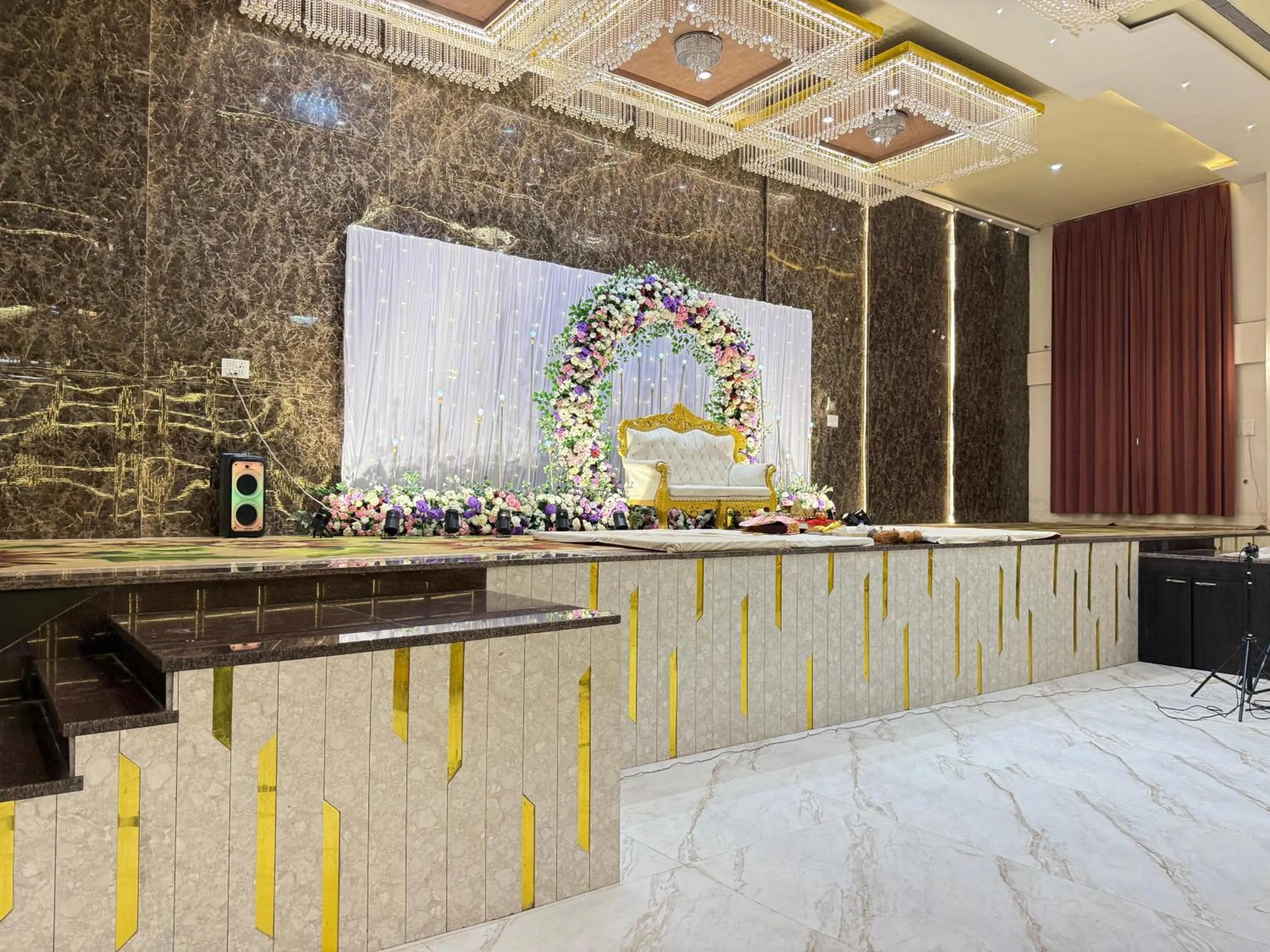 Garden in Hotel Emperor Paradise