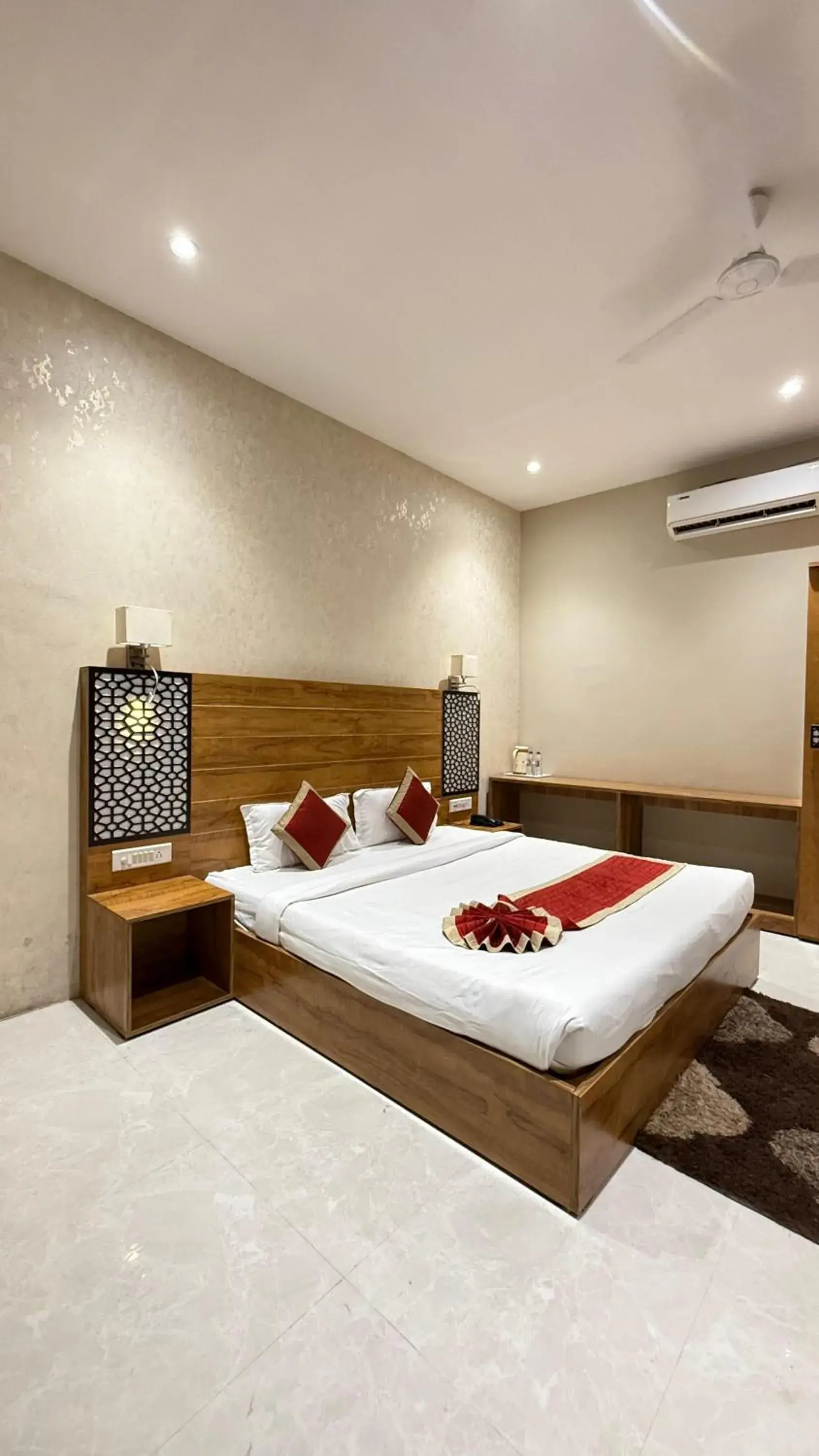 Bedroom, Bed in Hotel Emperor Paradise Bedroom, Bed in Hotel Emperor Paradise