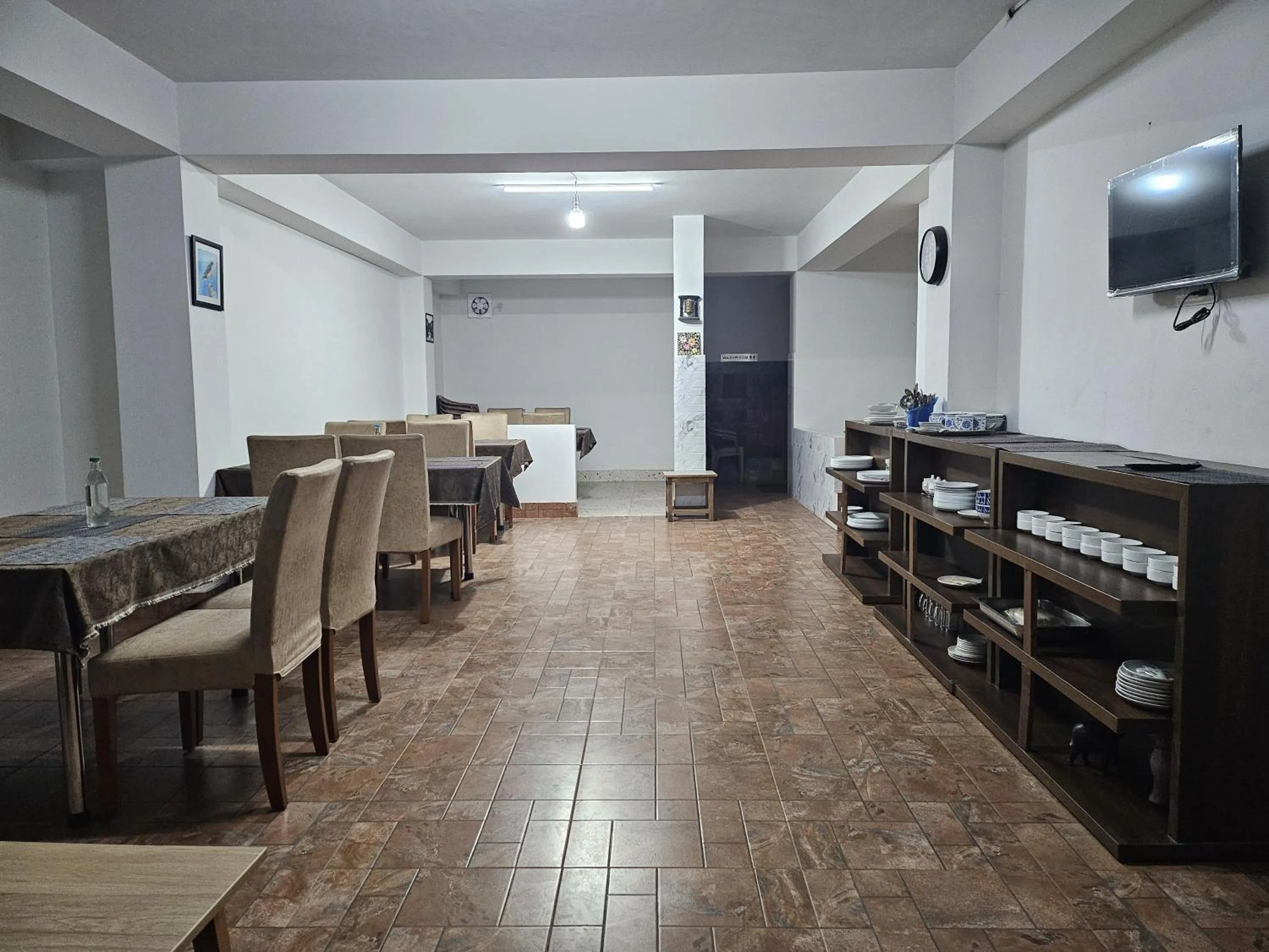 Restaurant/places to eat in Shanol Residency