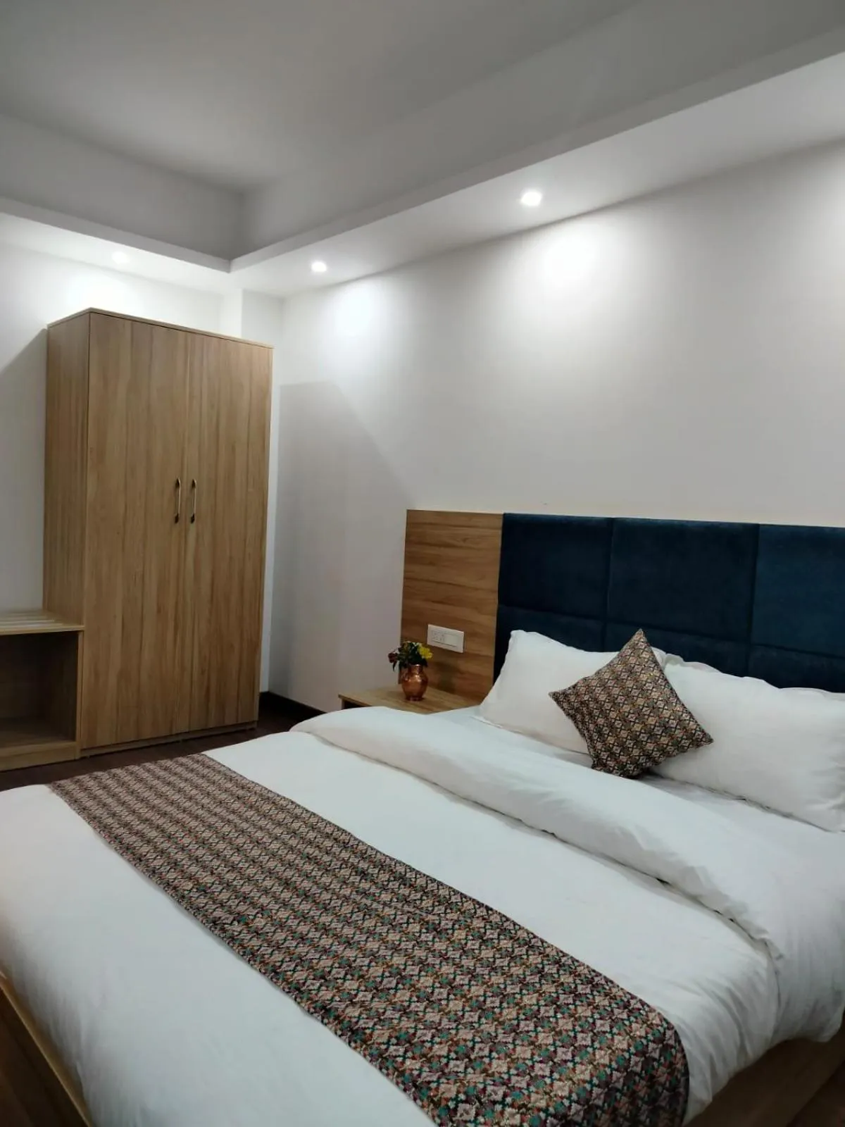 Bed in Shanol Residency