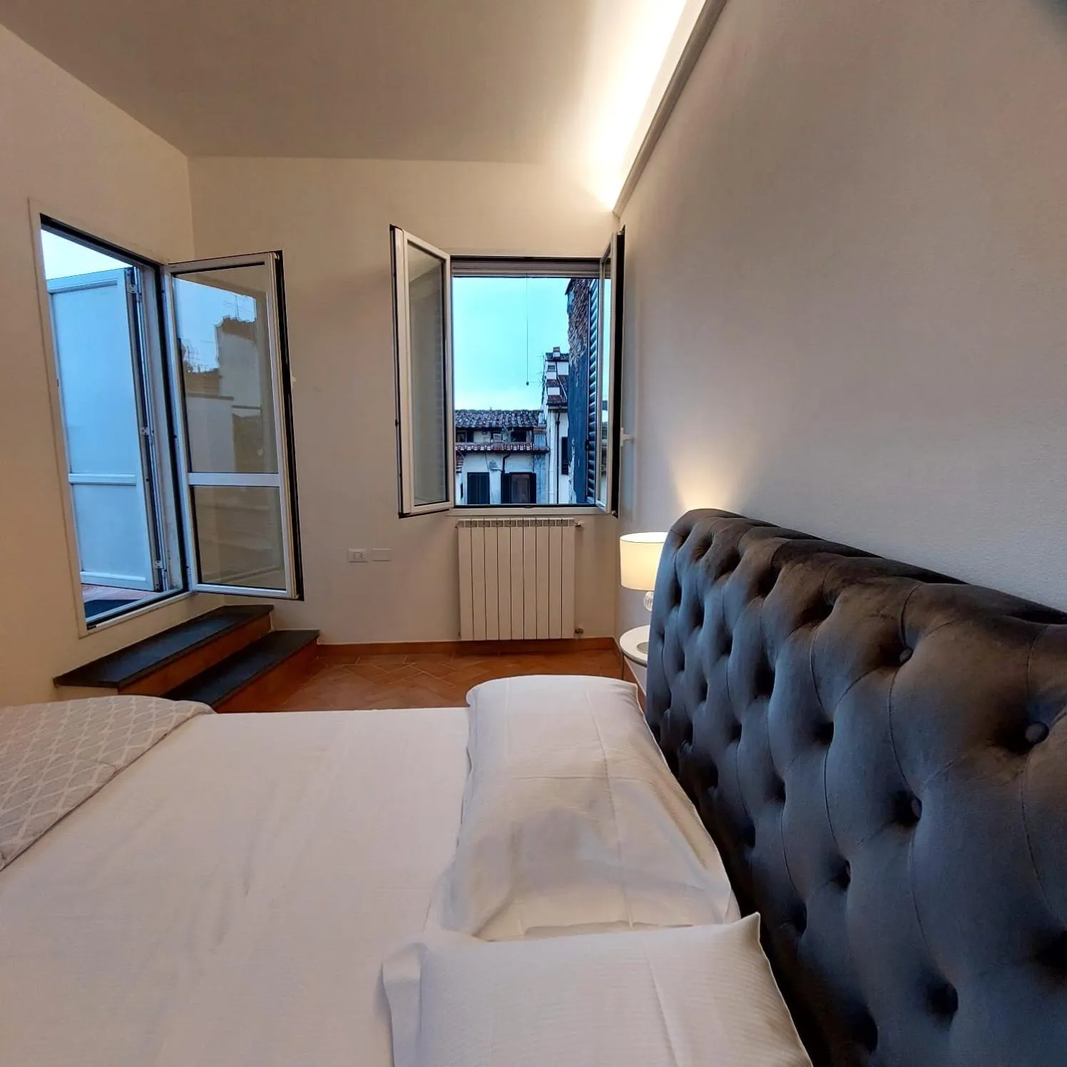Photo of the whole room, Bed in San Marco View