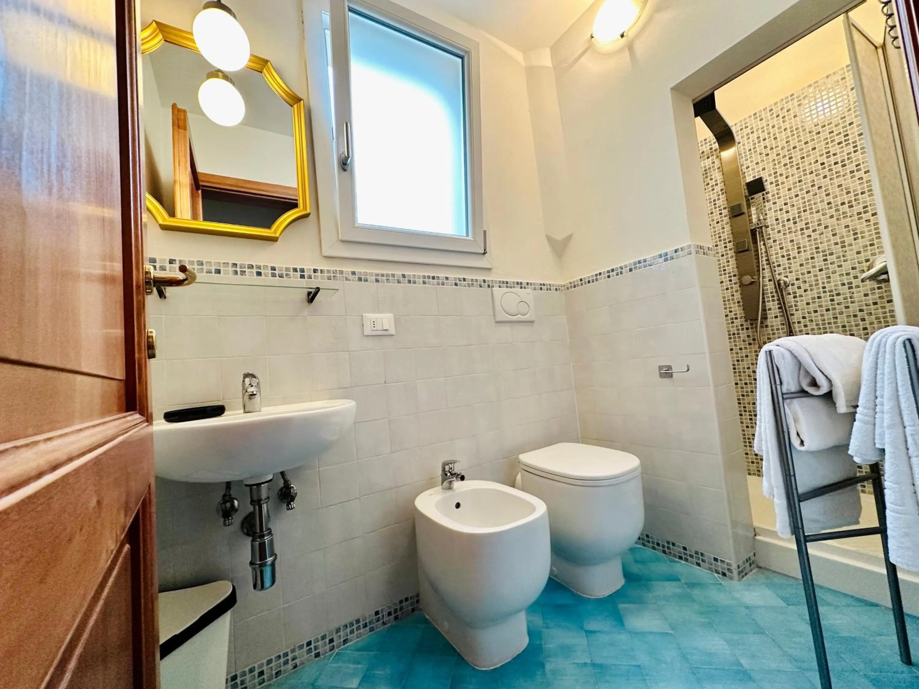 Shower in San Marco View