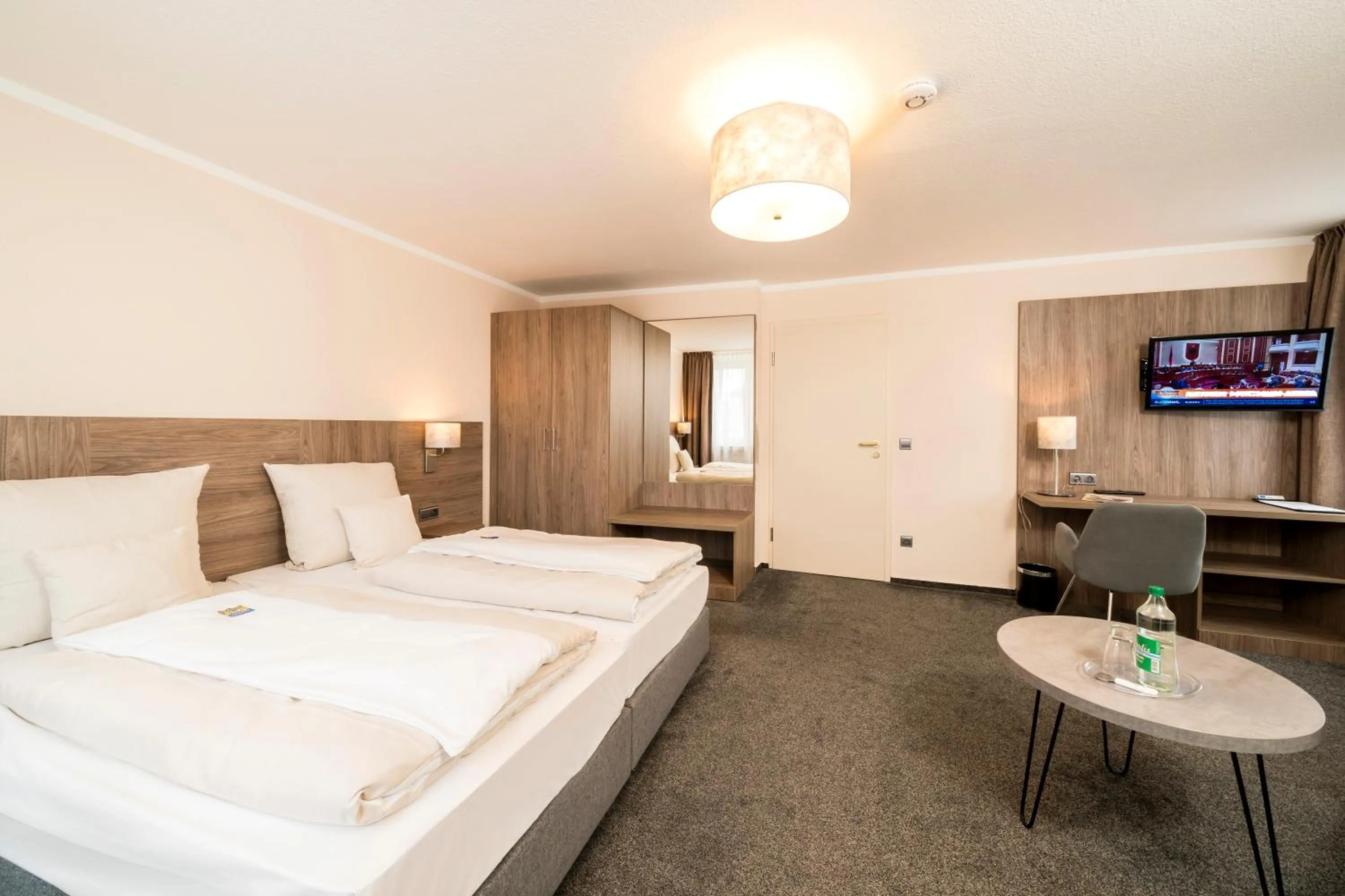 Bed in Parkhotel Lingen by Hackmann
