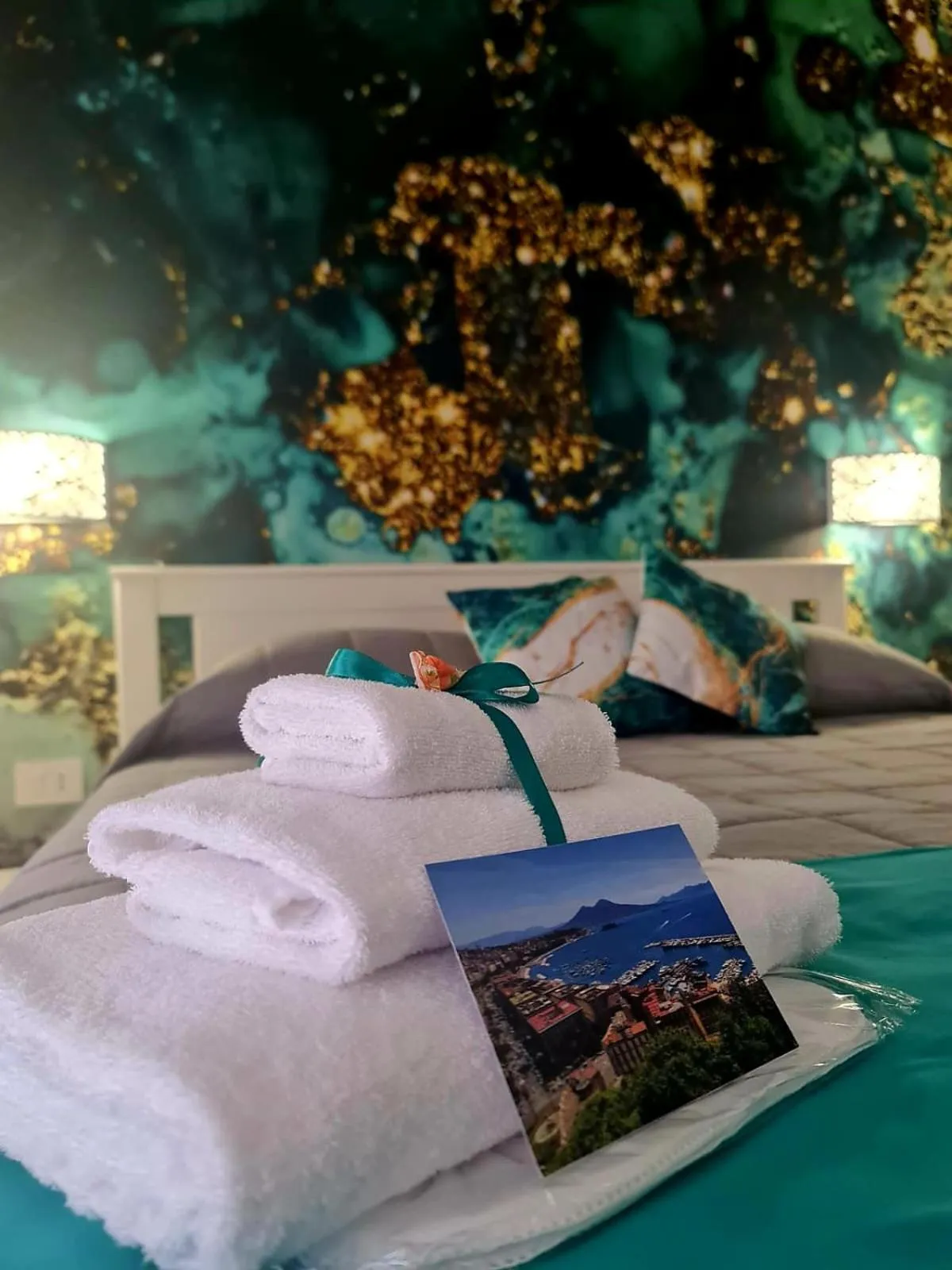 towels, Bed in Gaisa Naples - Bed and Breakfast