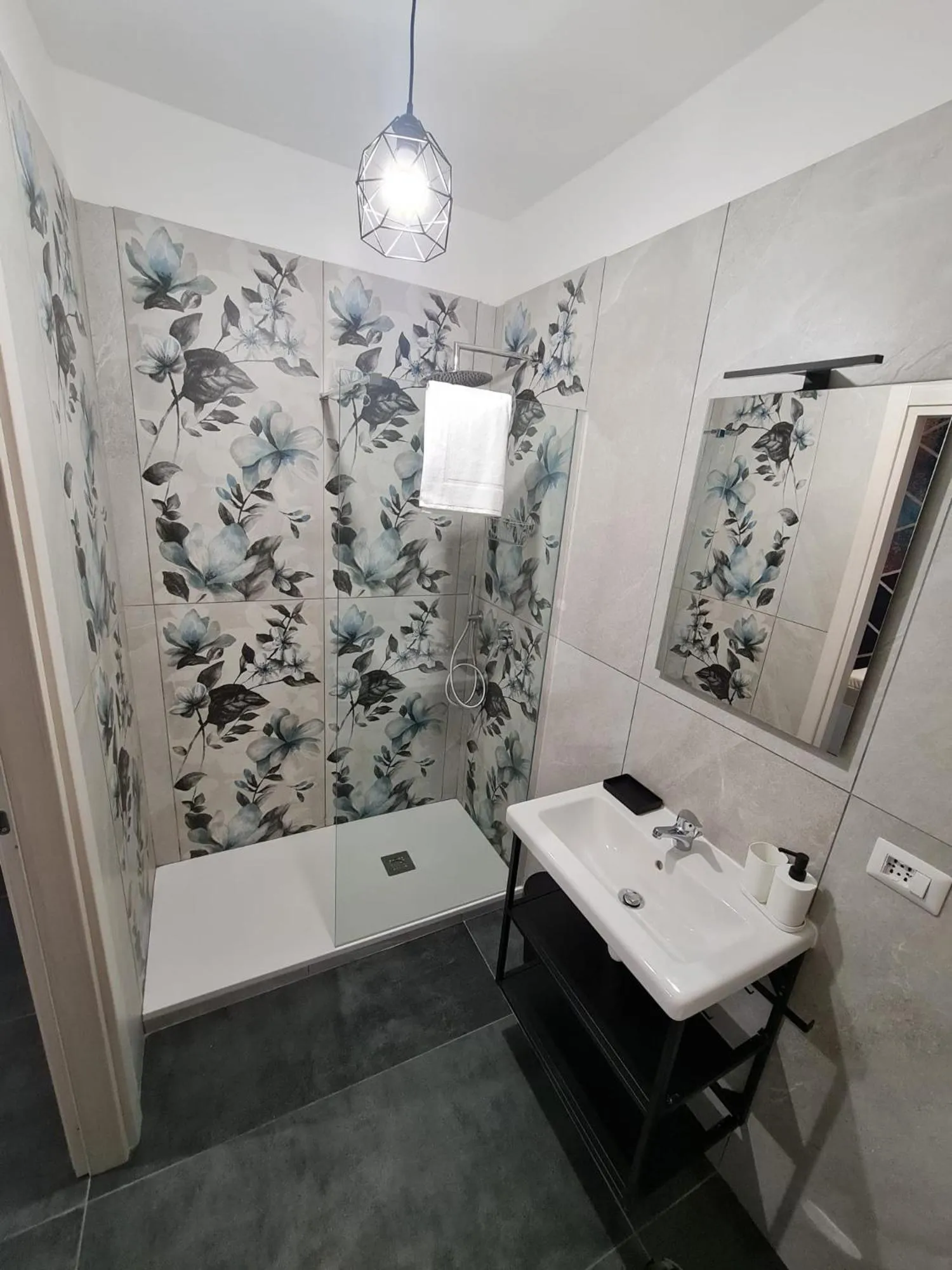 Shower in Gaisa Naples - Bed and Breakfast