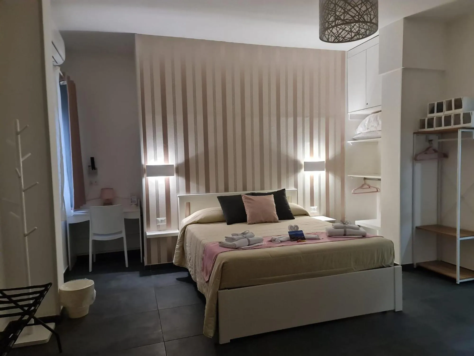 Bedroom, Bed in Gaisa Naples - Bed and Breakfast