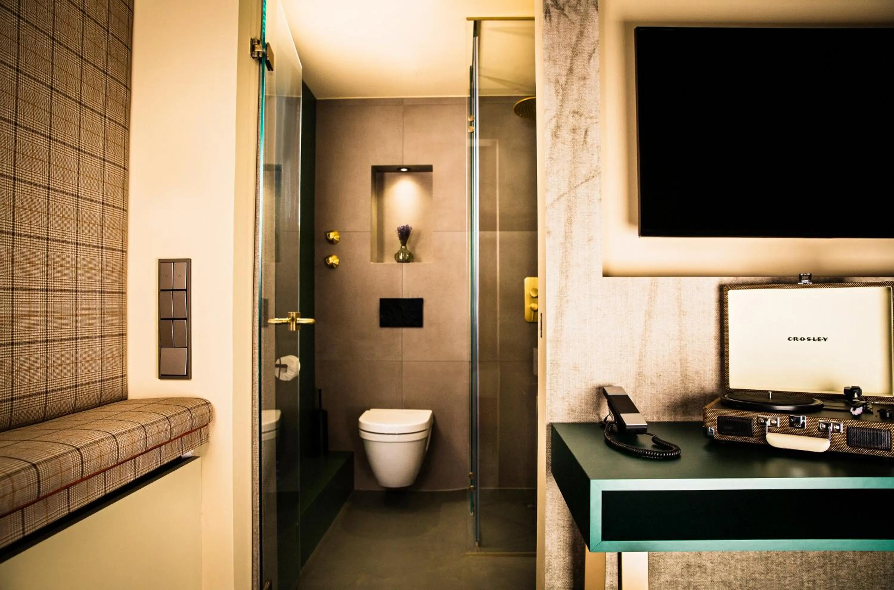 Bathroom in JAMS Music Hotel Munich