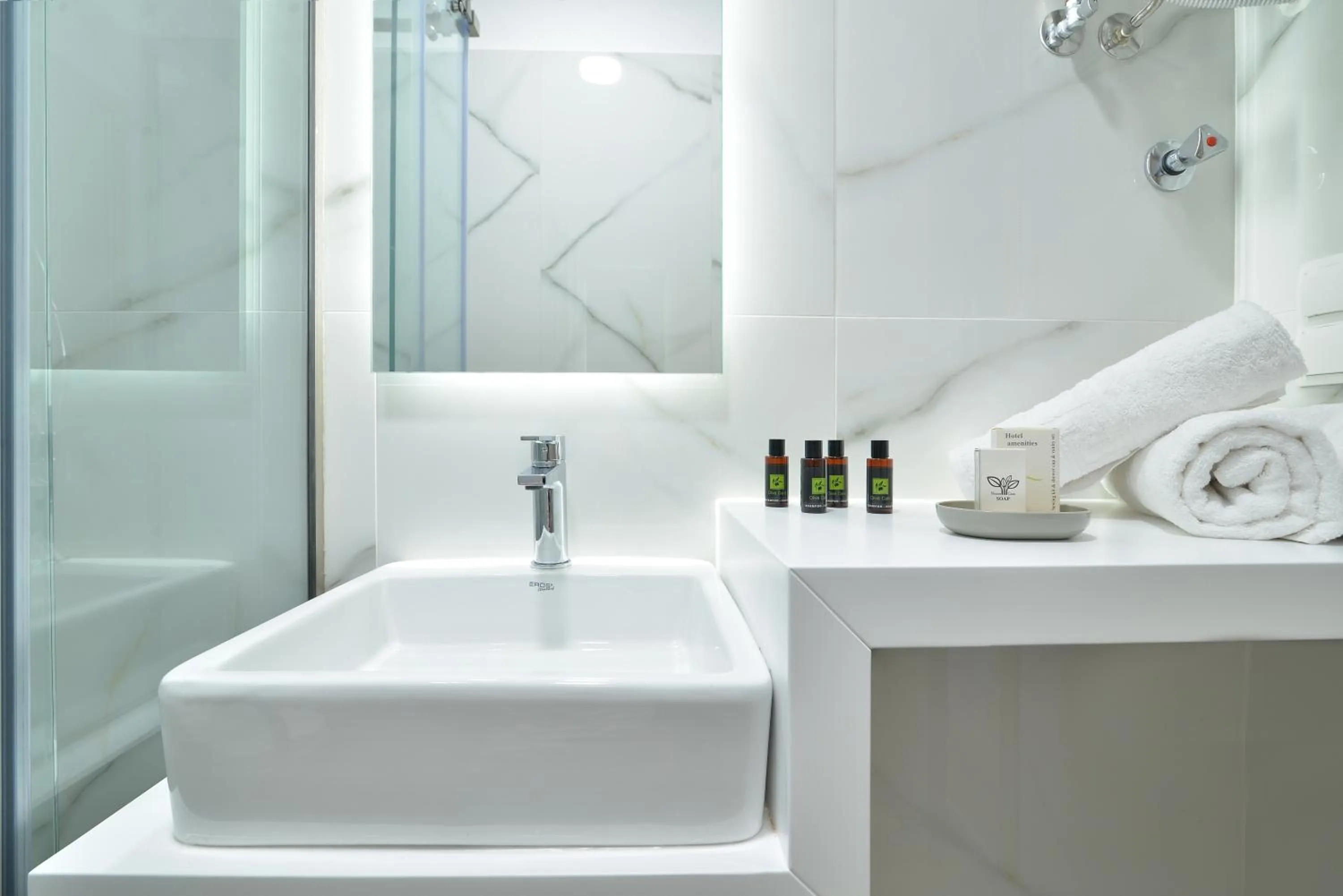 Bathroom in Niel Holiday Apartments, Panel Hospitality Homes & Villas