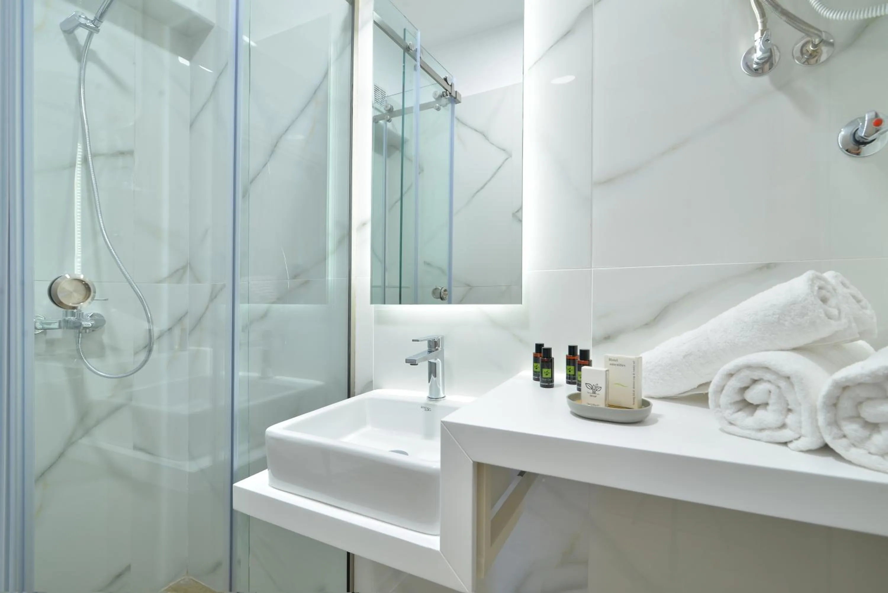 Bathroom in Niel Holiday Apartments, Panel Hospitality Homes & Villas