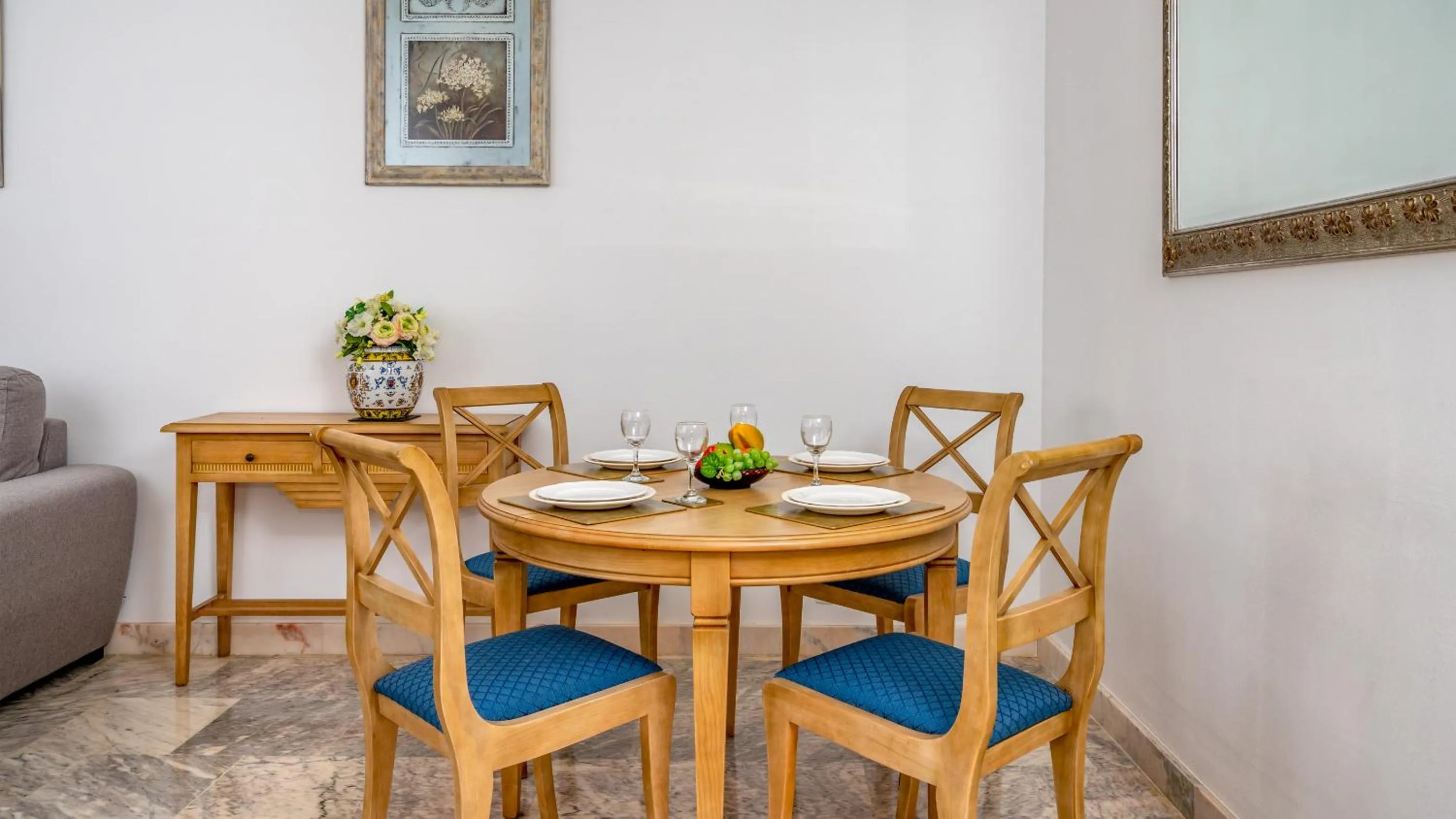 Seaview apt with pool by Costarentals - Ref 188