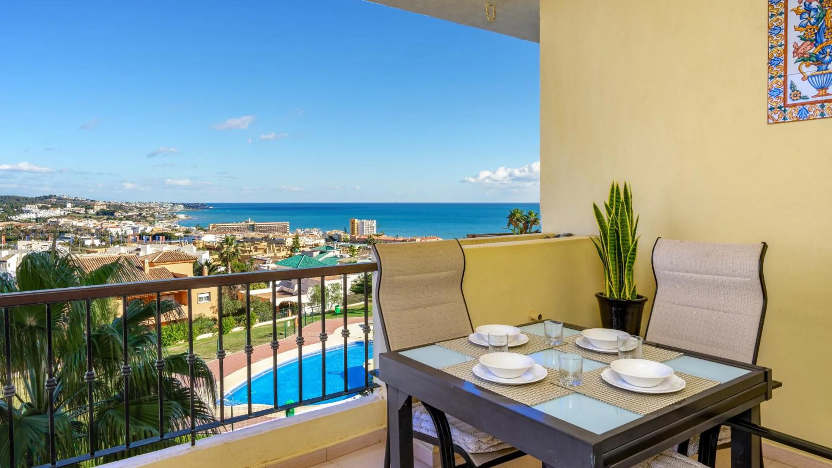Seaview apt with pool by Costarentals - Ref 188