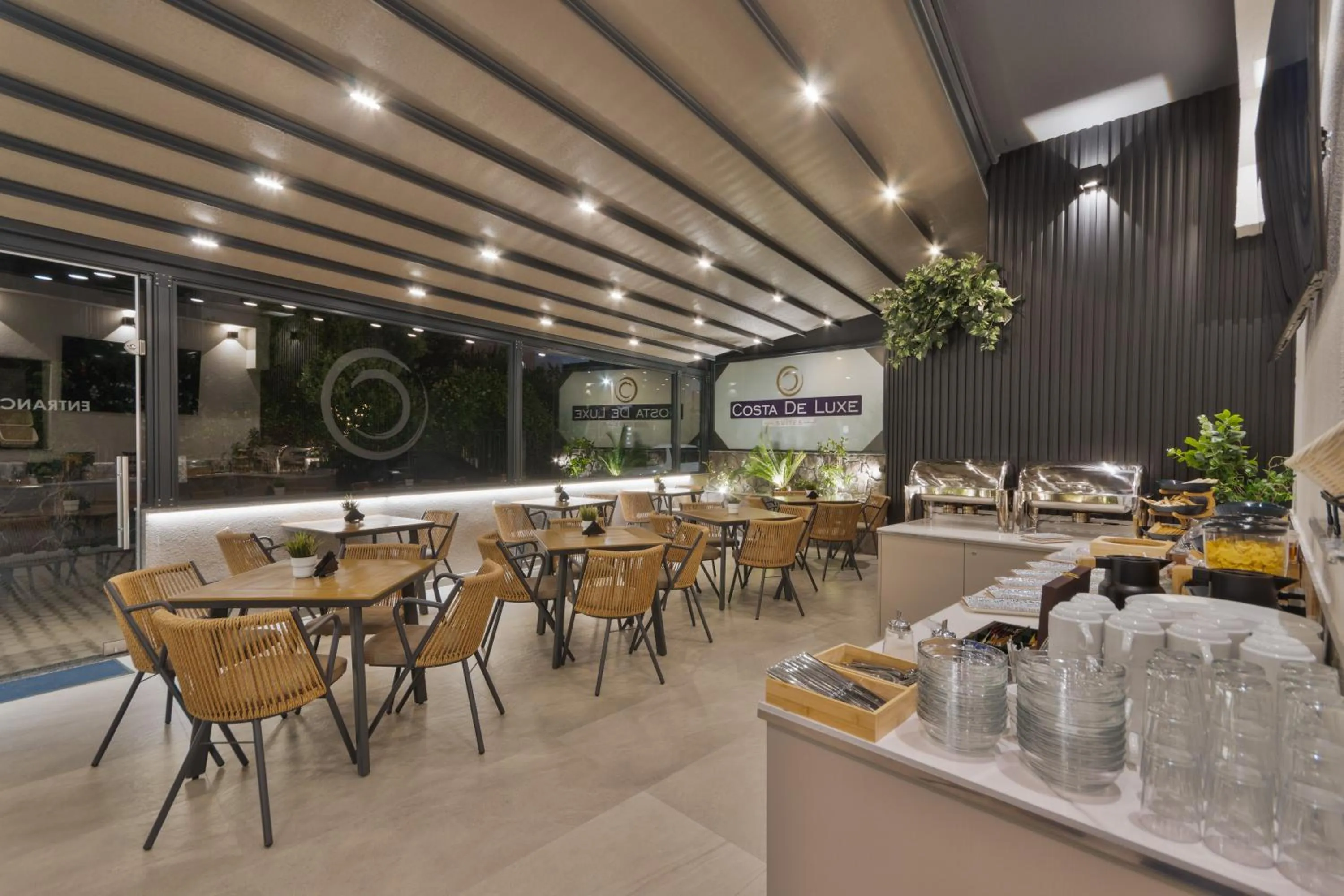 Breakfast in Costa De Luxe Suites