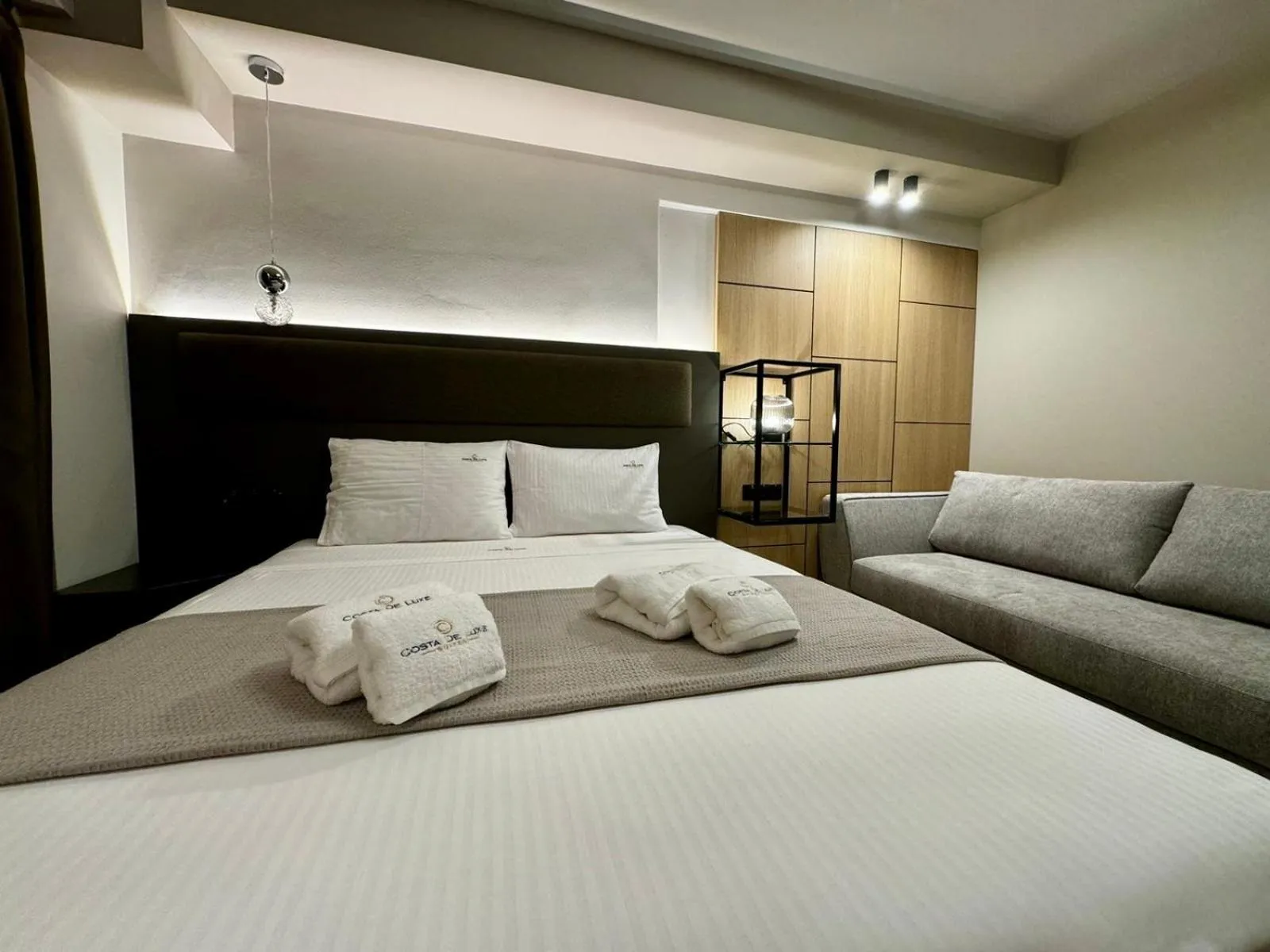 Bed in Costa De Luxe Suites