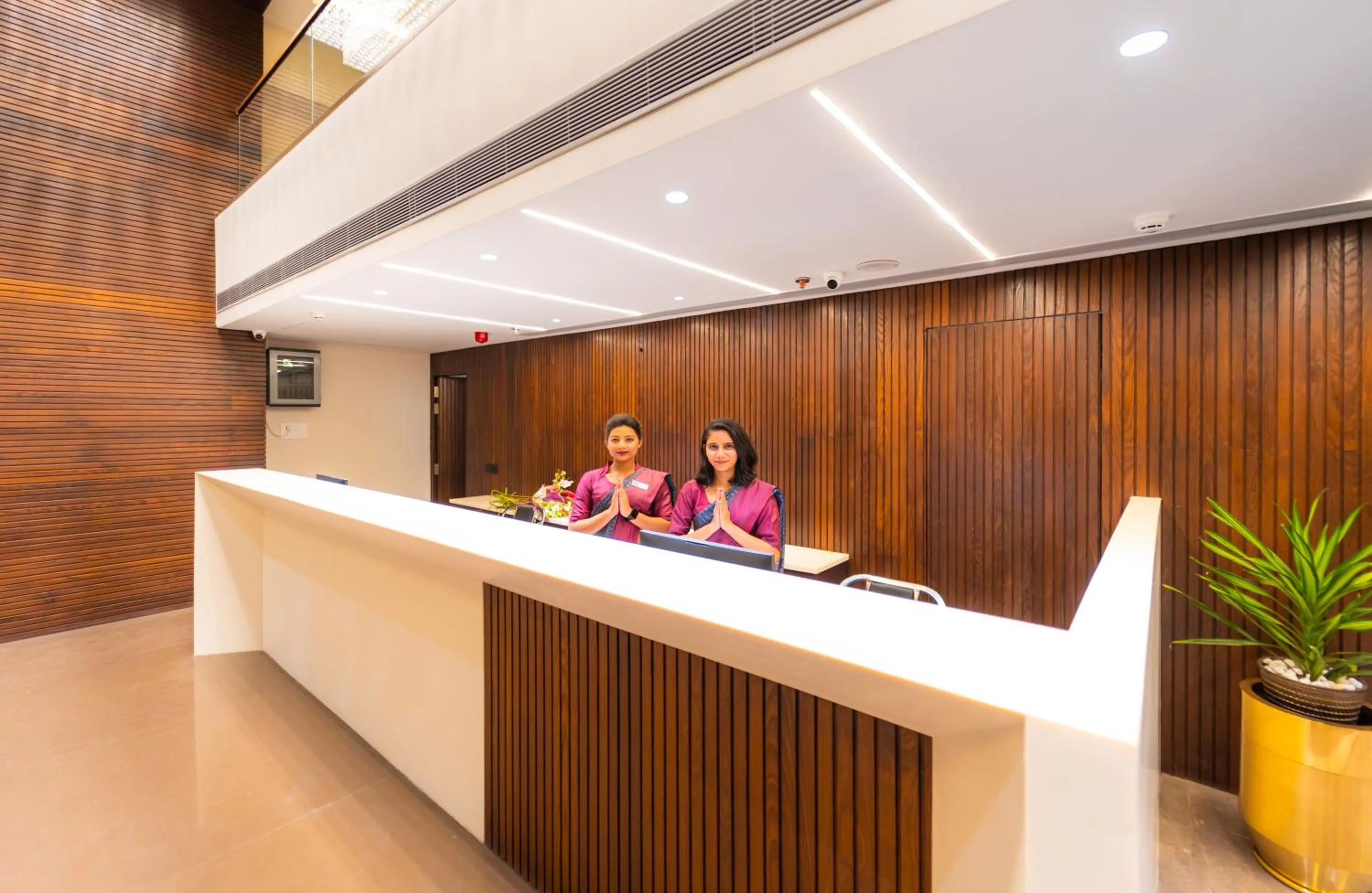 Staff in Effotel By Sayaji Bhopal