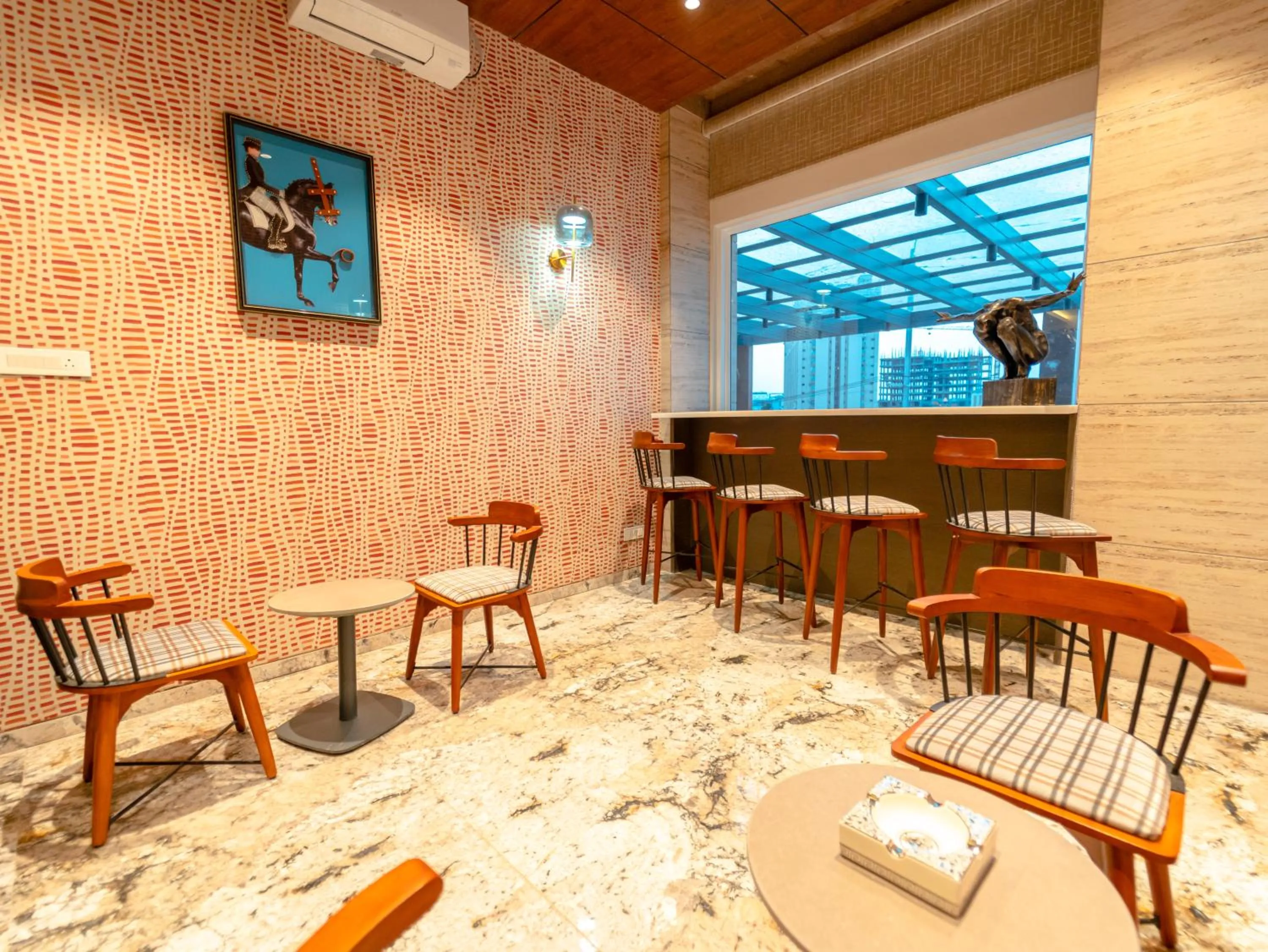 Restaurant/places to eat in Effotel By Sayaji Bhopal