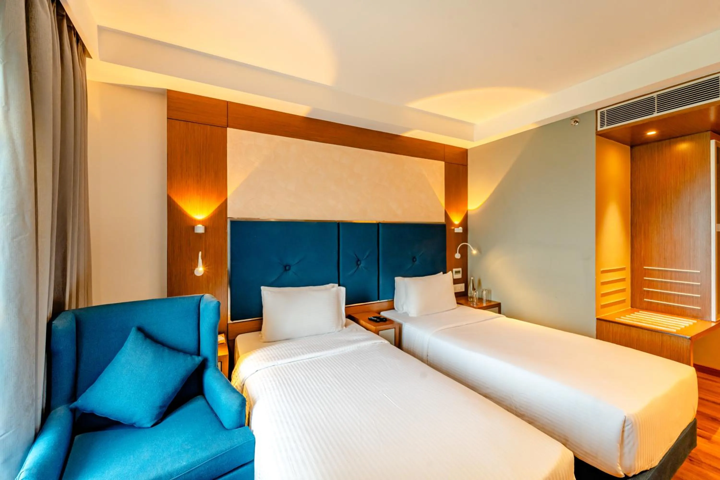 Photo of the whole room, Bed in Effotel By Sayaji Bhopal