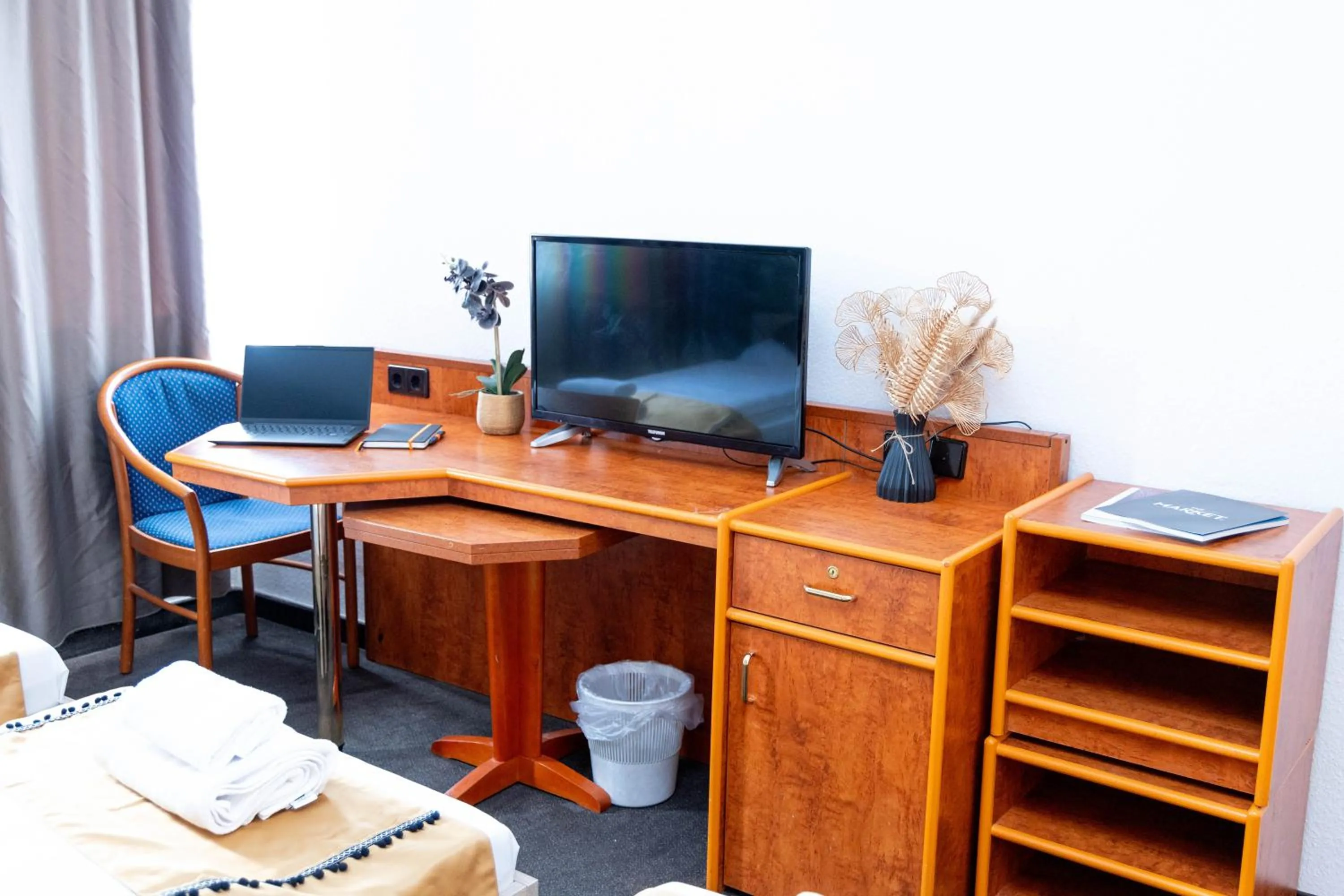 Communal lounge/ TV room in Hotel Rossija