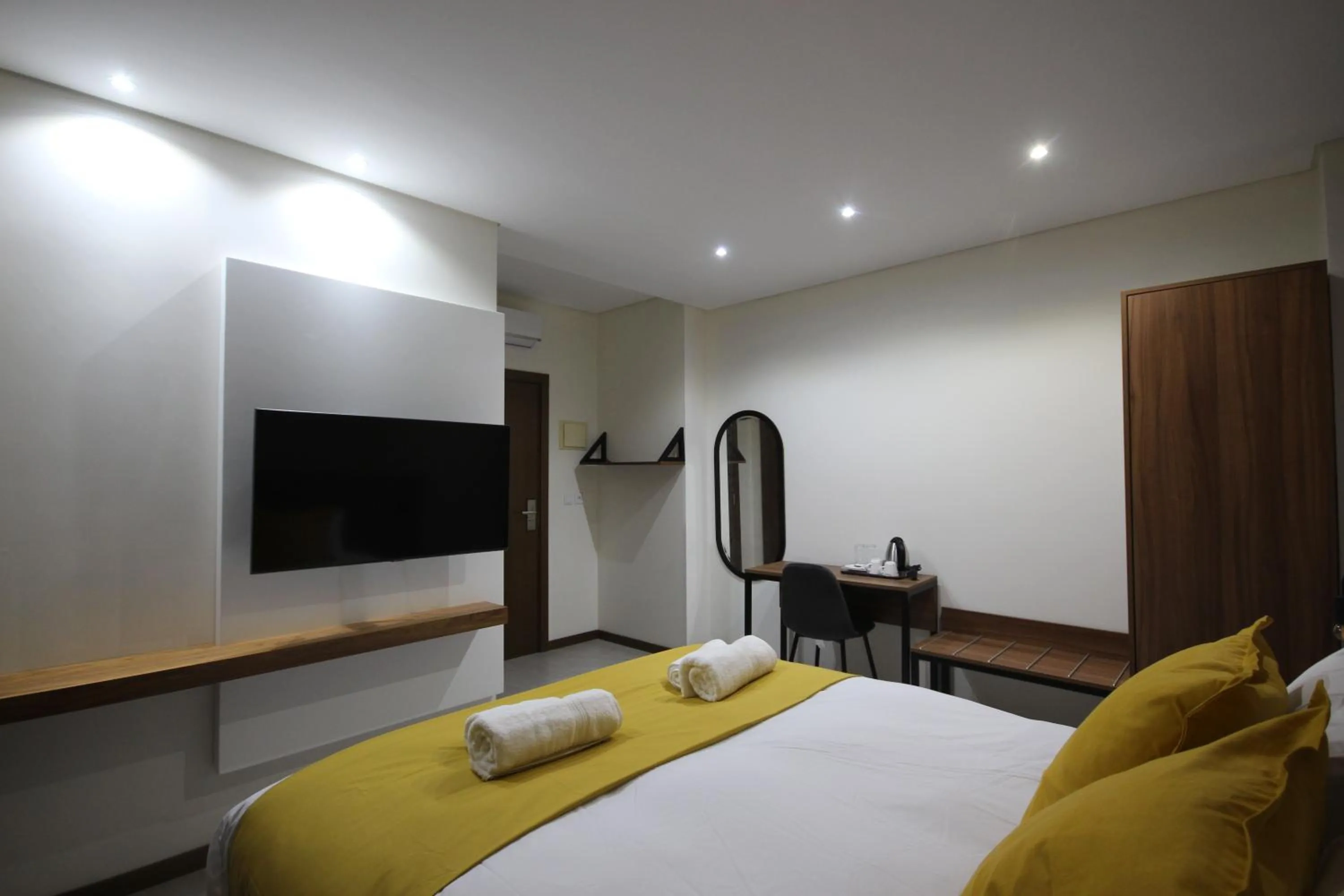 Queen Room with Garden View in Oryx Boutique Hotel