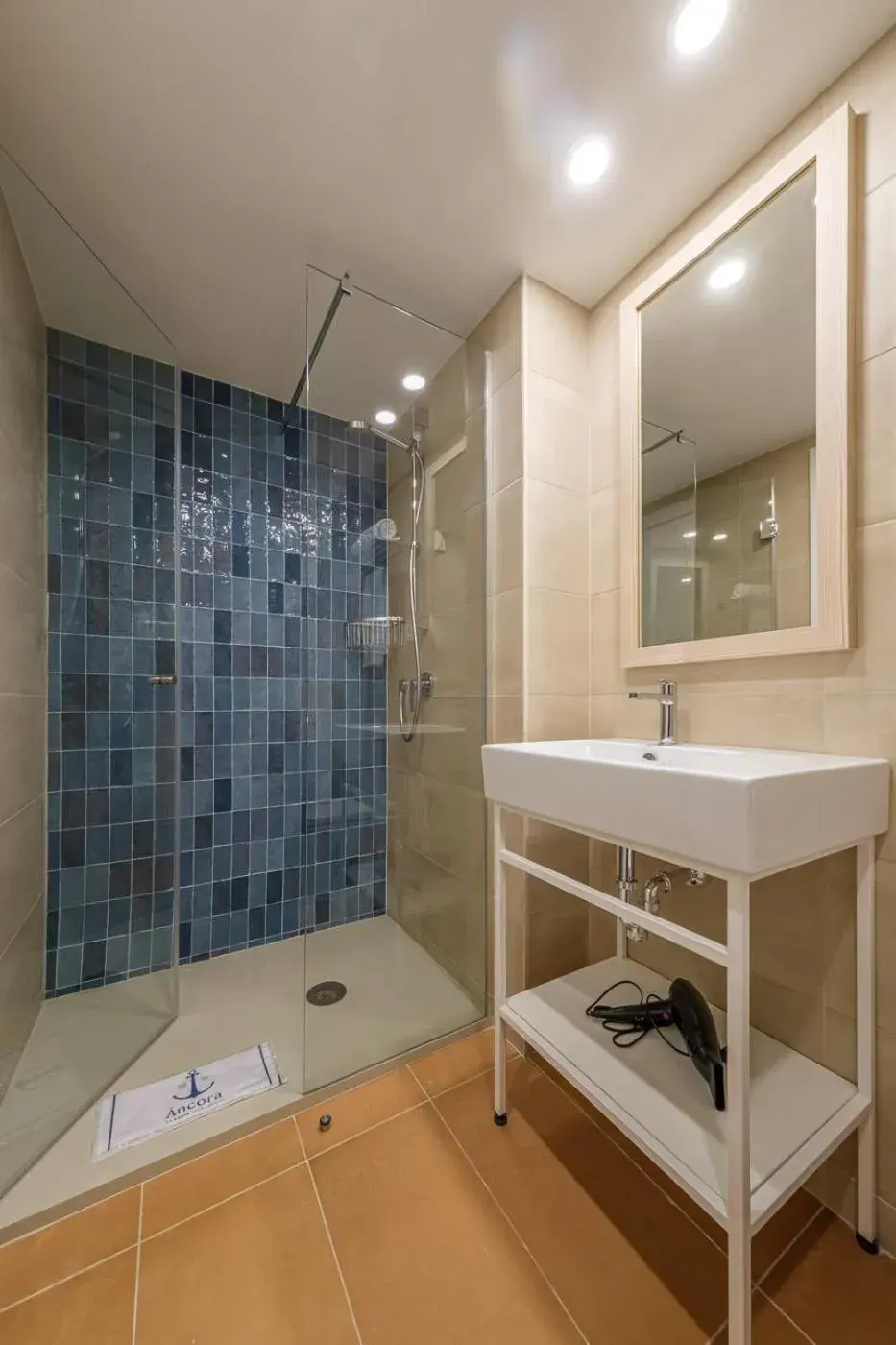 Bathroom in Áncora Salou La Siesta Apartments Bathroom in Áncora Salou La Siesta Apartments