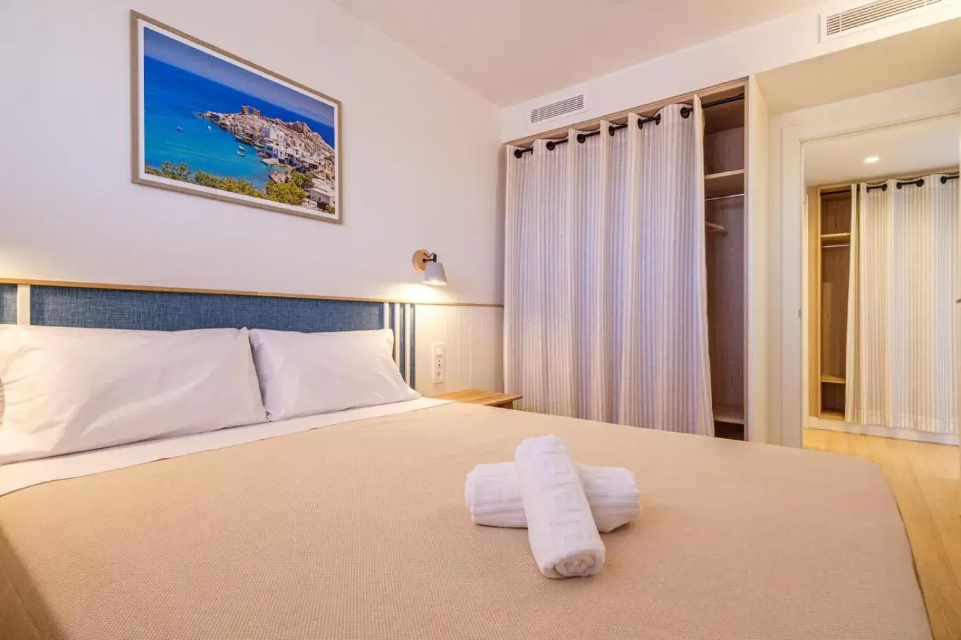 Bedroom, Bed in Áncora Salou La Siesta Apartments Bedroom, Bed in Áncora Salou La Siesta Apartments