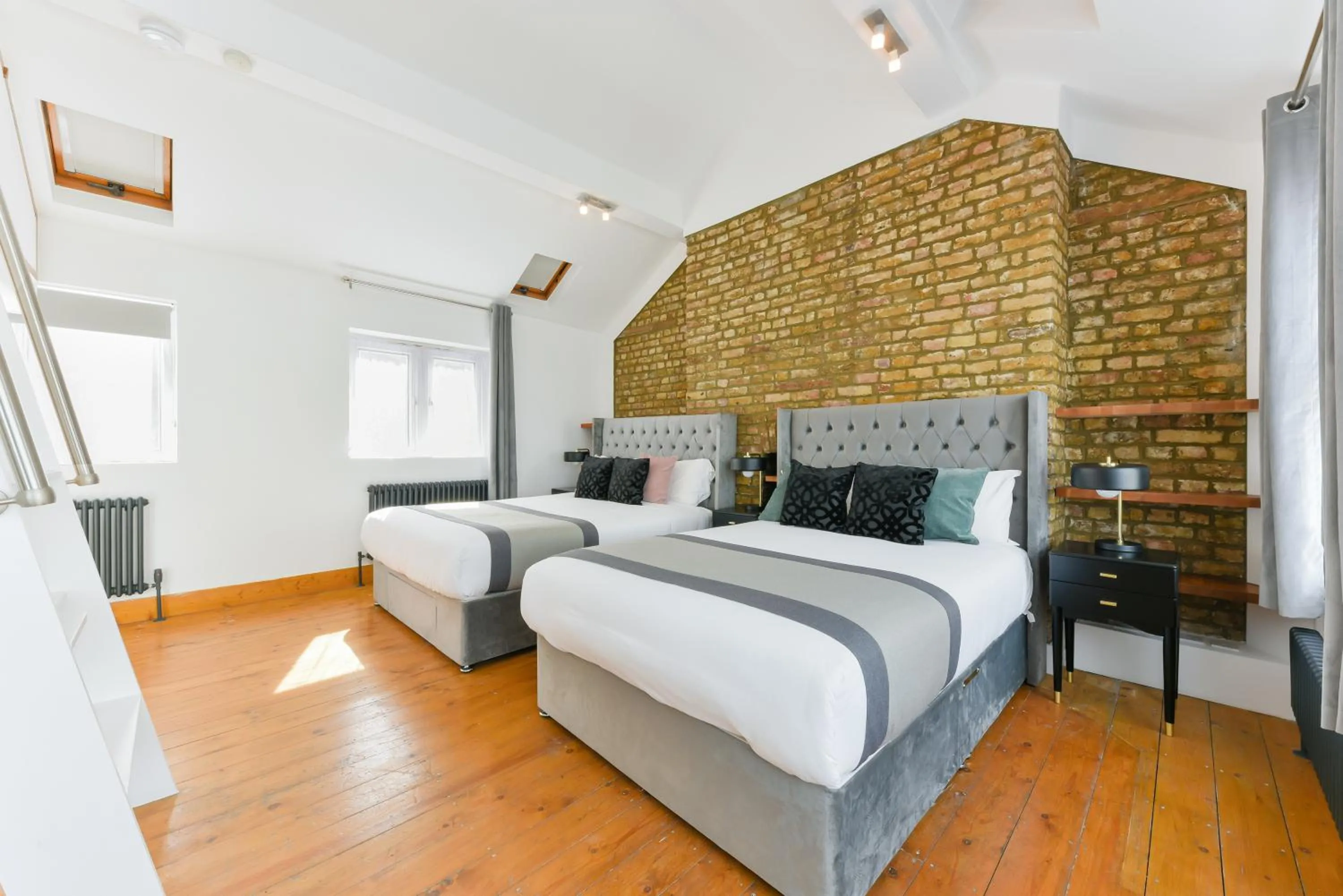 Bed in Avari Apartments - Hatton Collection