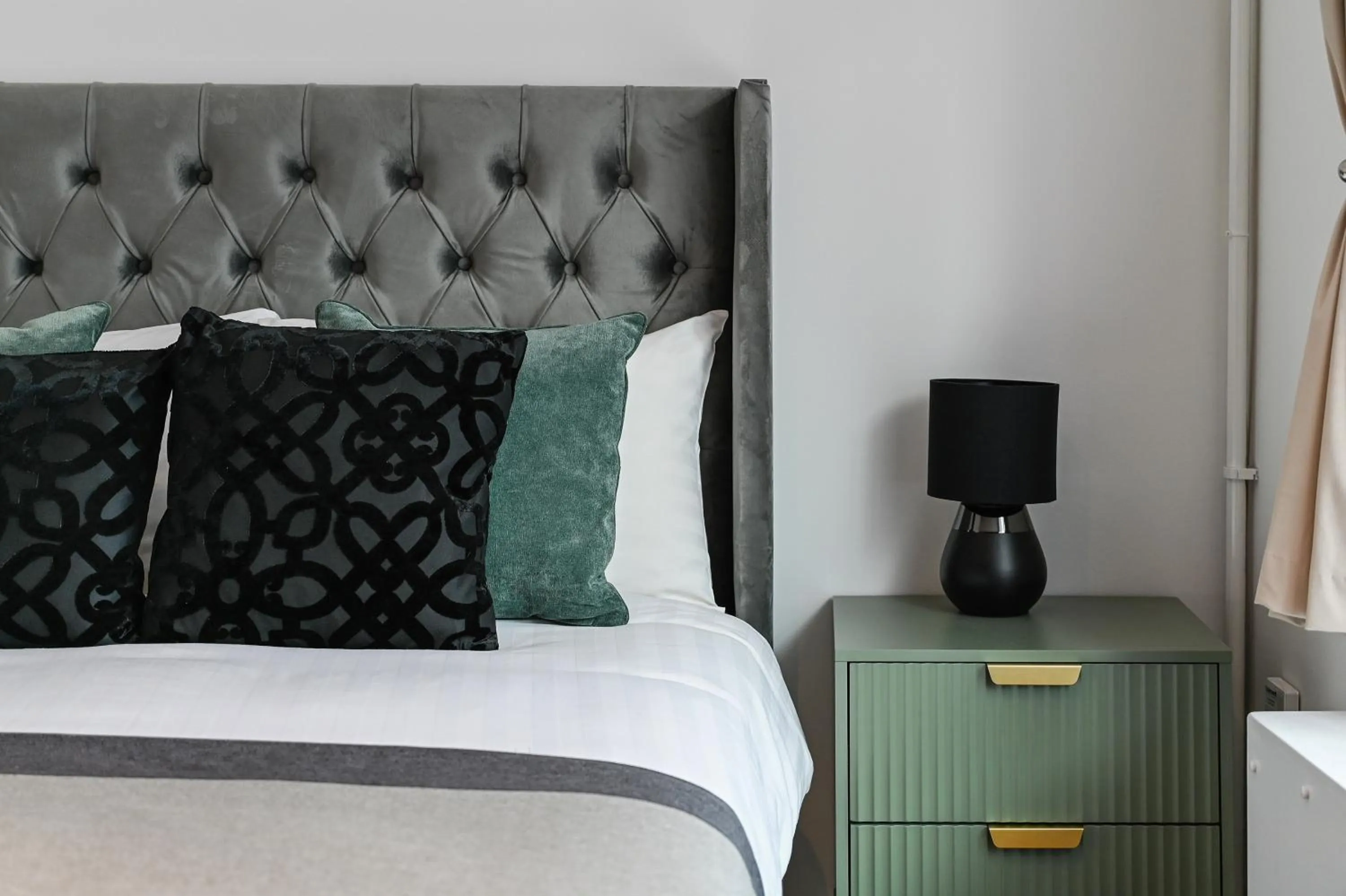 Bed in Avari Apartments - Hatton Collection