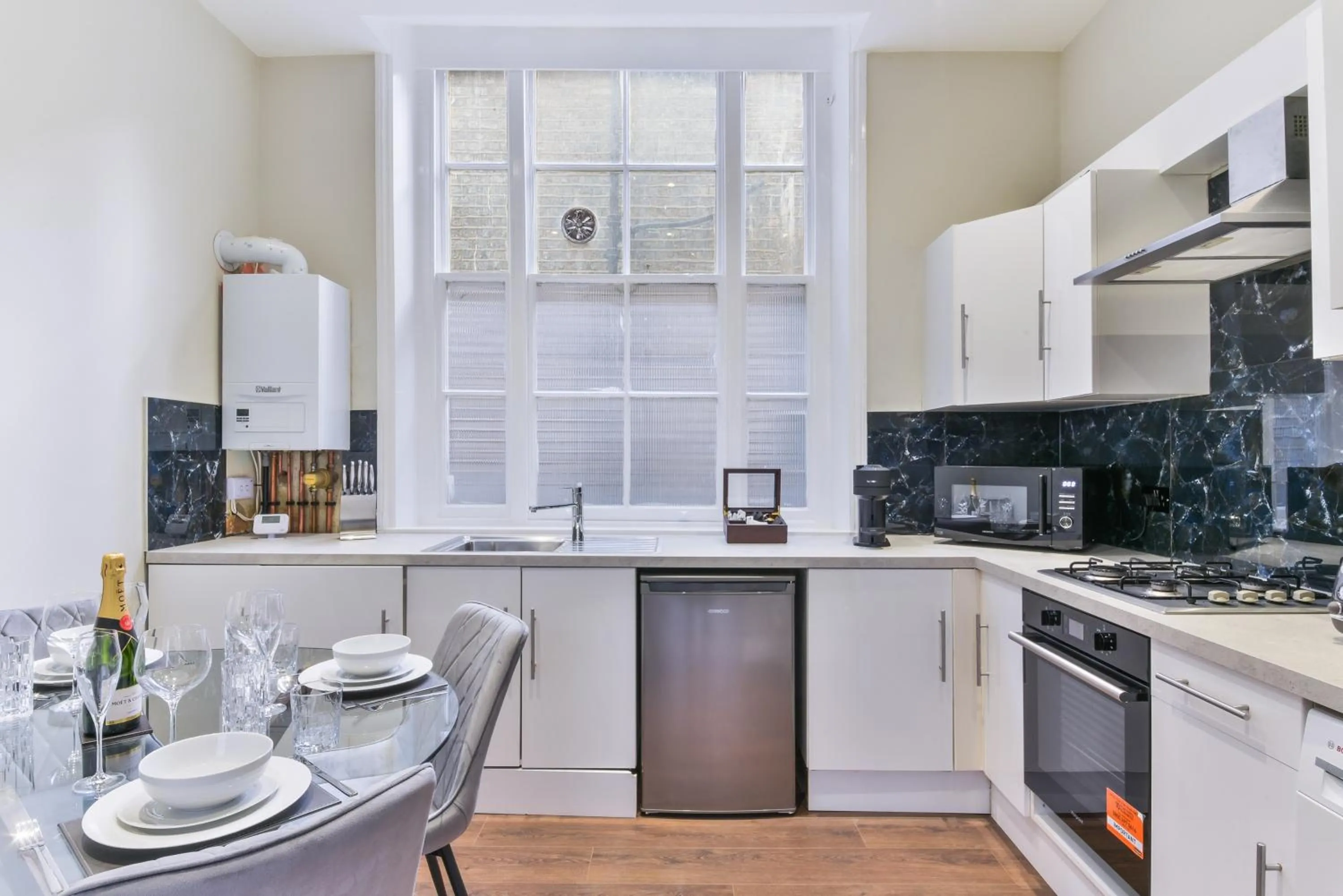 Coffee/tea facilities in Avari Apartments - Hatton Collection