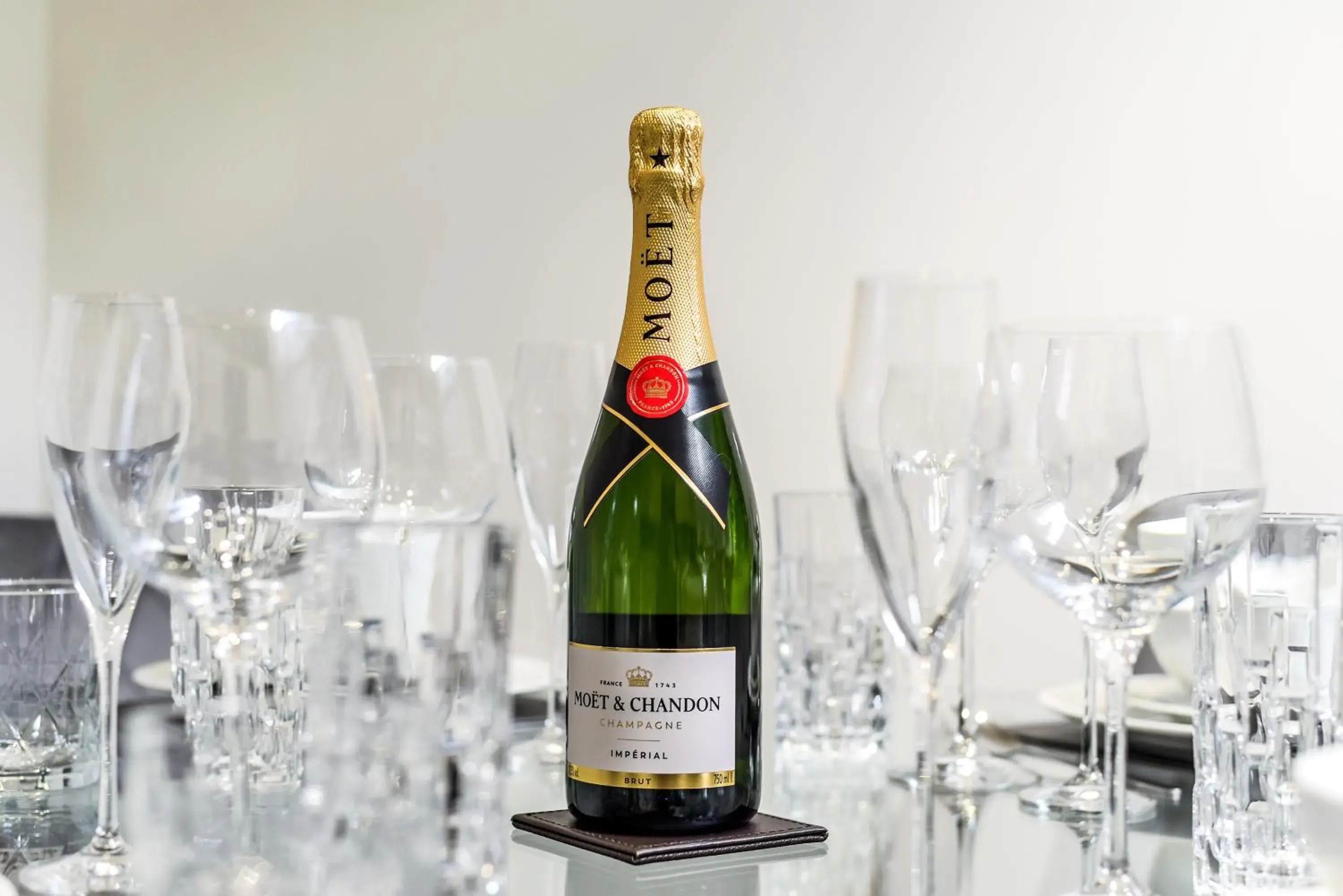 Food and drinks in Avari Apartments - Hatton Collection Food and drinks in Avari Apartments - Hatton Collection