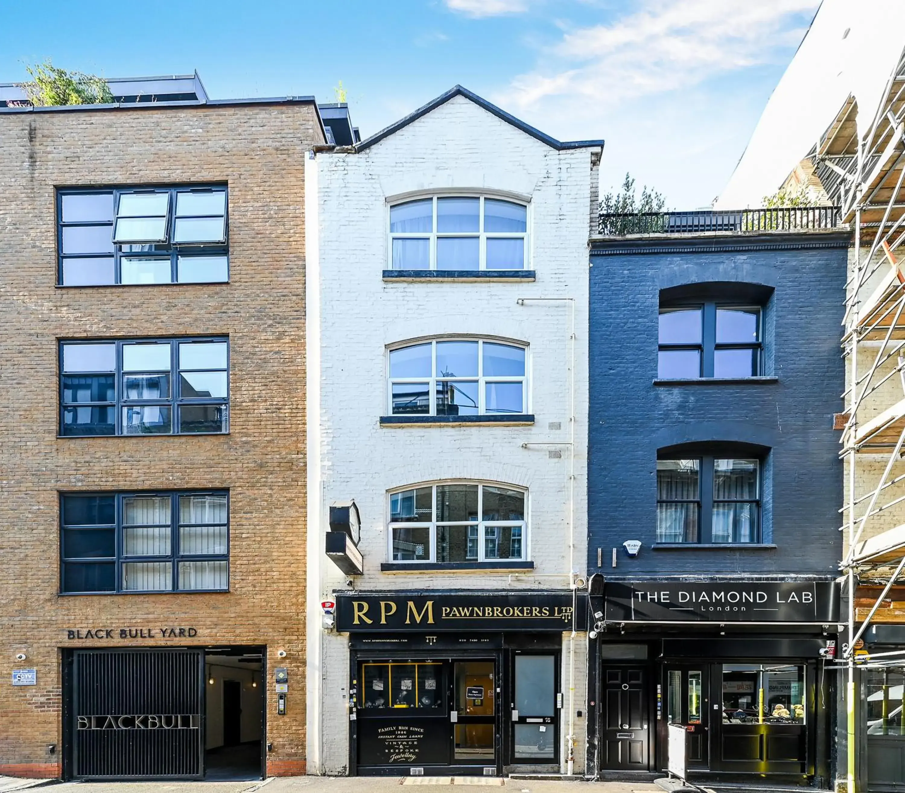 Property building in Avari Apartments - Hatton Collection Property building in Avari Apartments - Hatton Collection