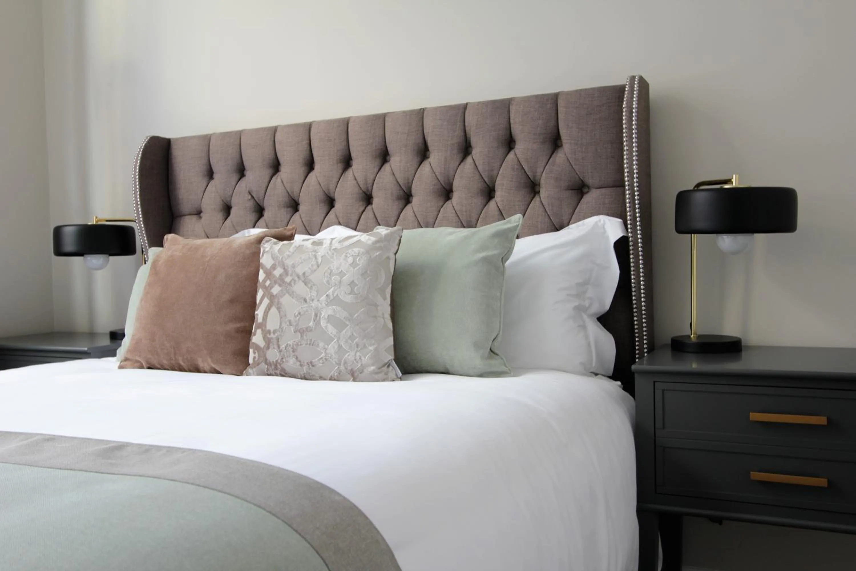 Bed in Avari Apartments - Hatton Collection