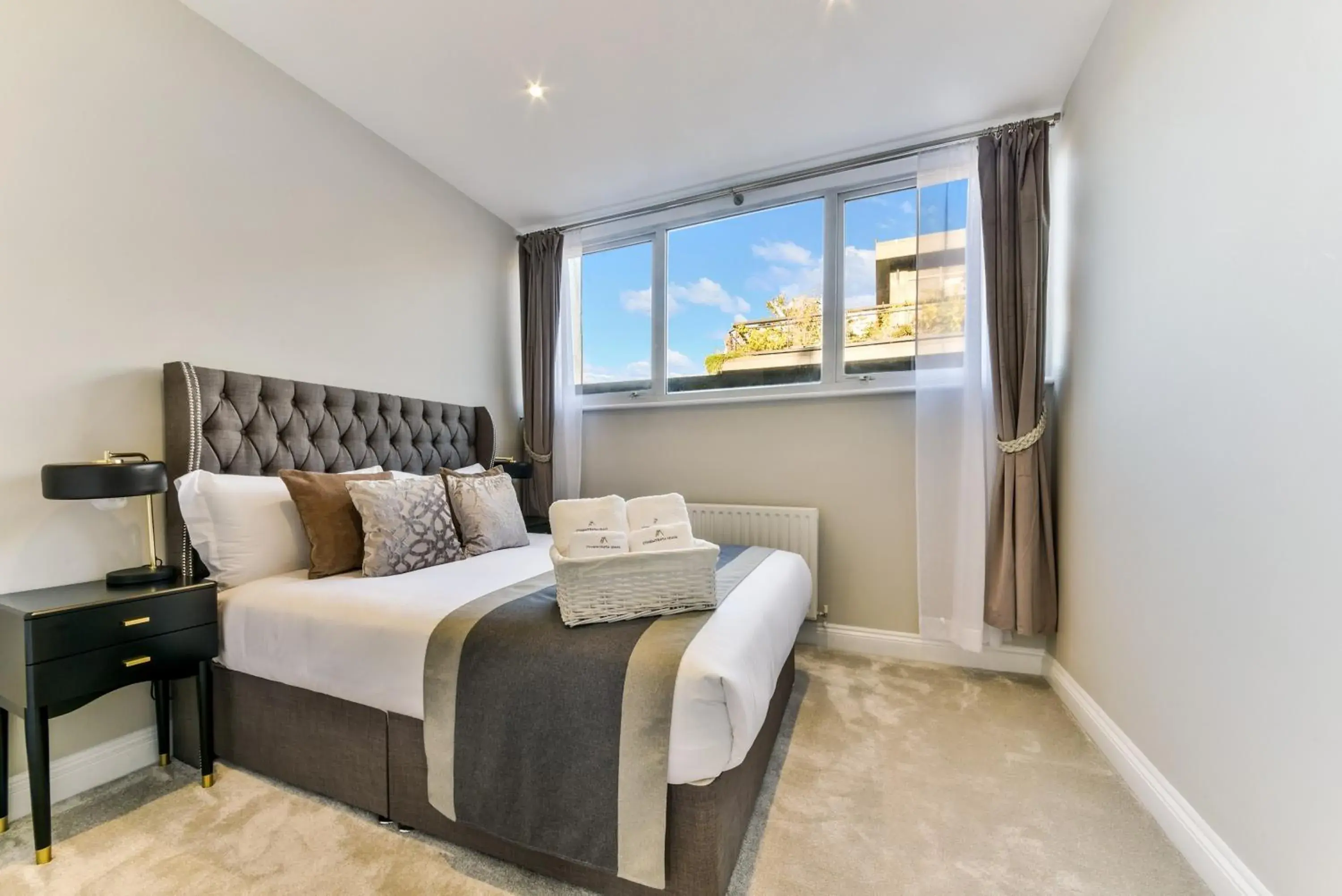 Bed in Avari Apartments - Hatton Collection Bed in Avari Apartments - Hatton Collection