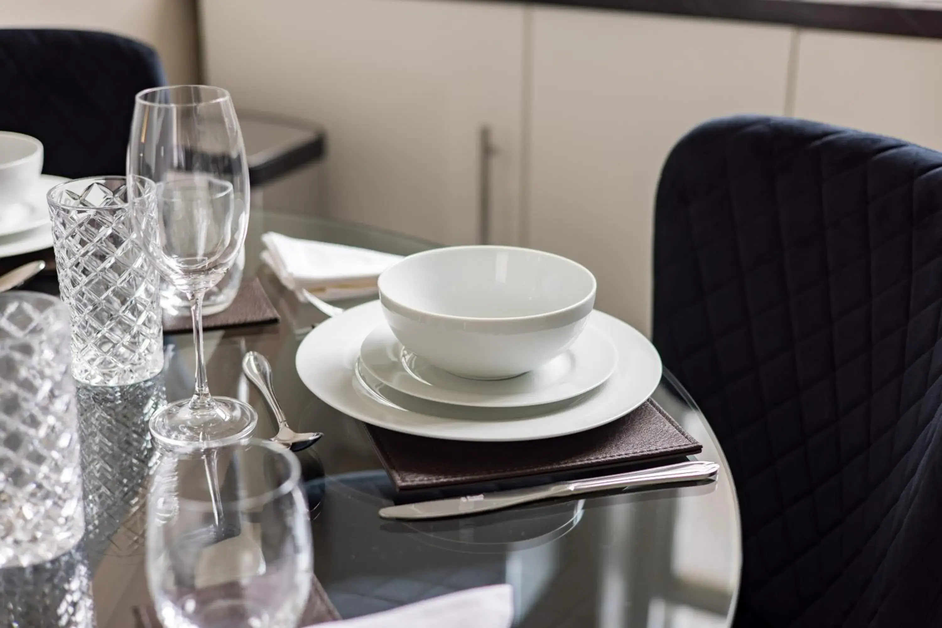 Food and drinks in Avari Apartments - Hatton Collection Food and drinks in Avari Apartments - Hatton Collection