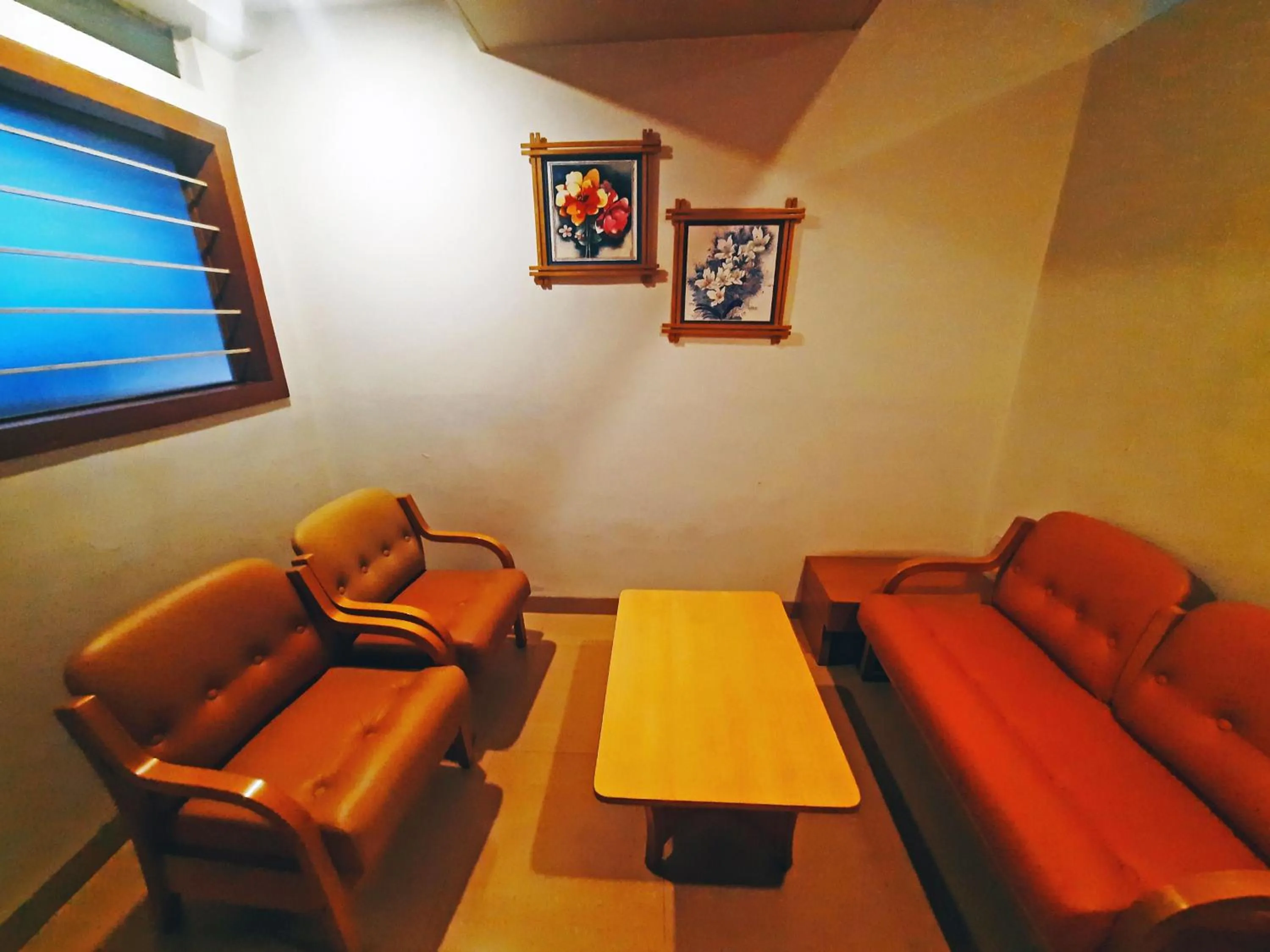 Living room in Sanman Deluxe Lodge