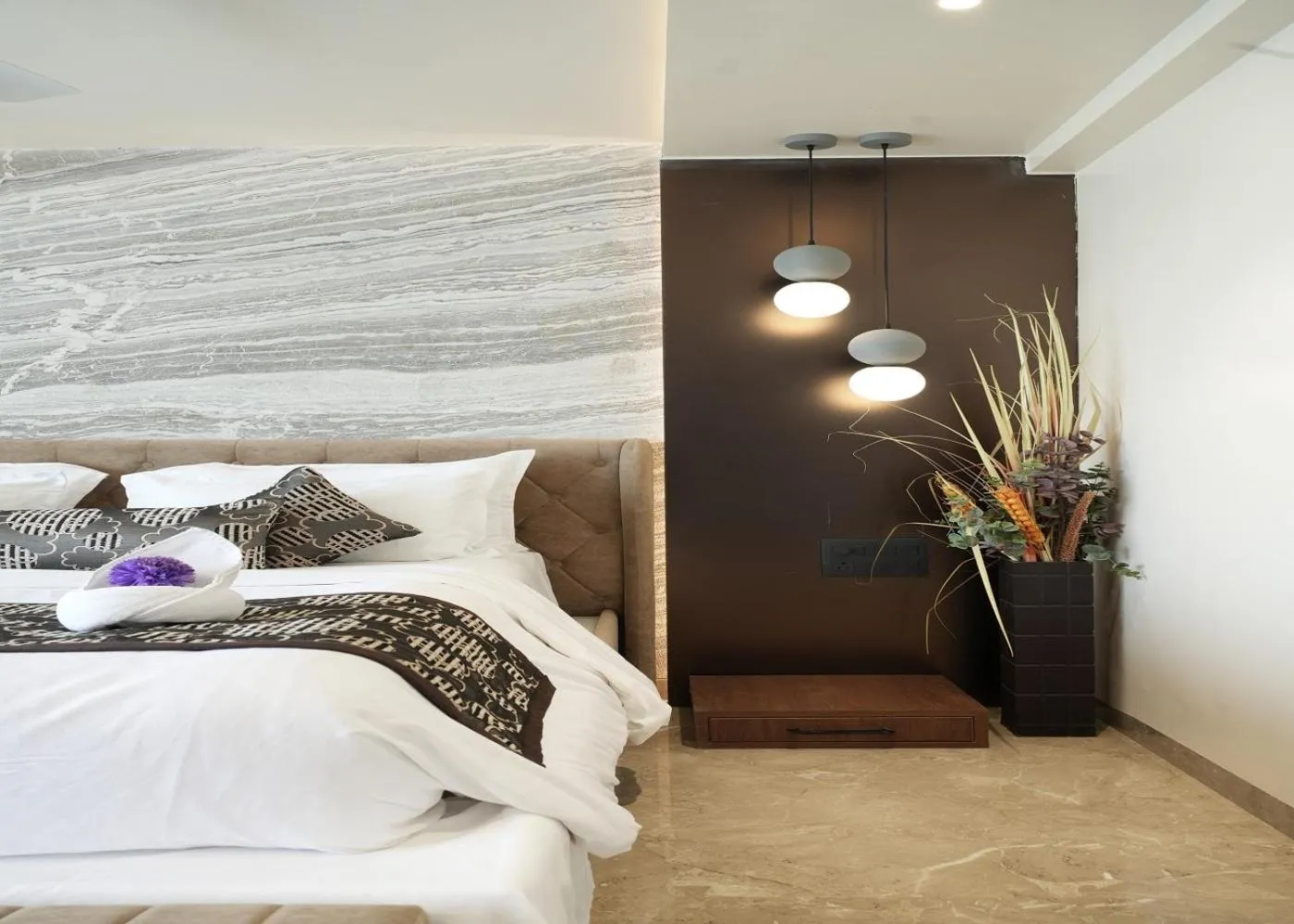 Bed in Hotel City Symphony