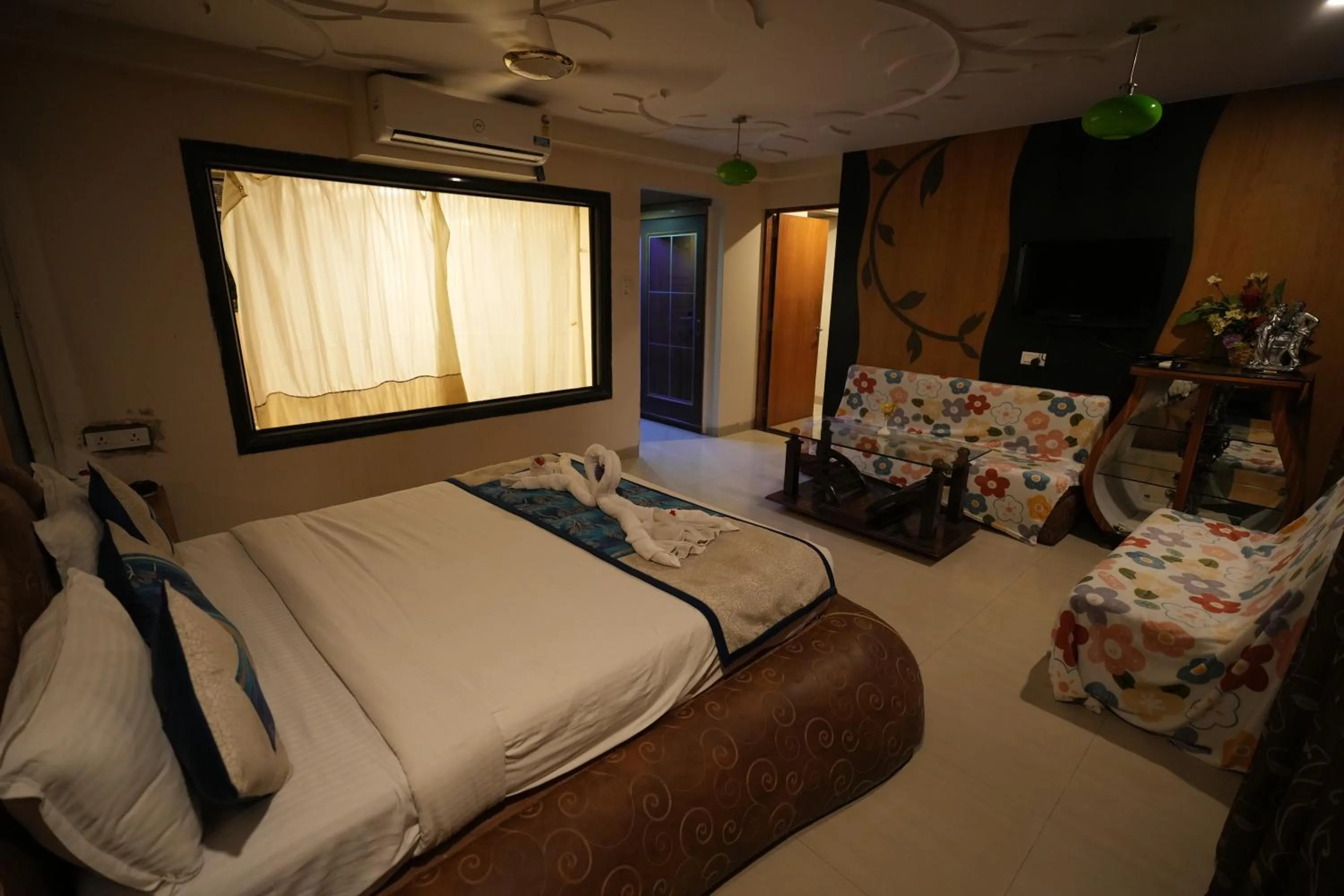 Bedroom, Bed in Hotel City Symphony