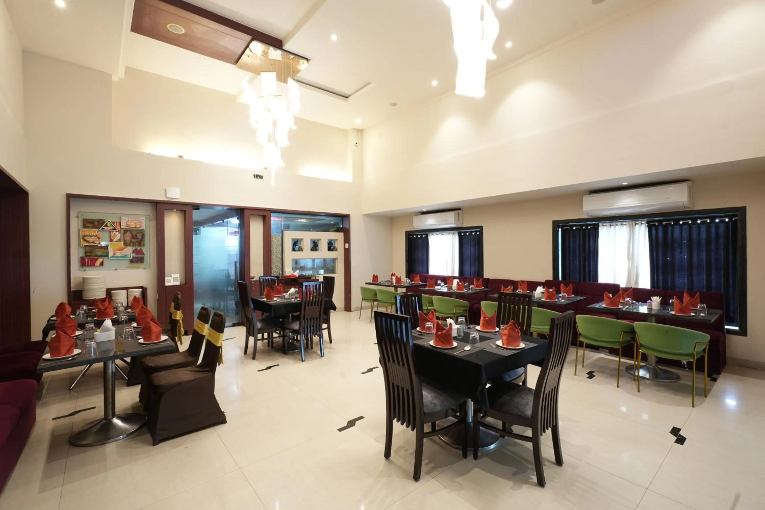 Restaurant/places to eat in Hotel City Symphony