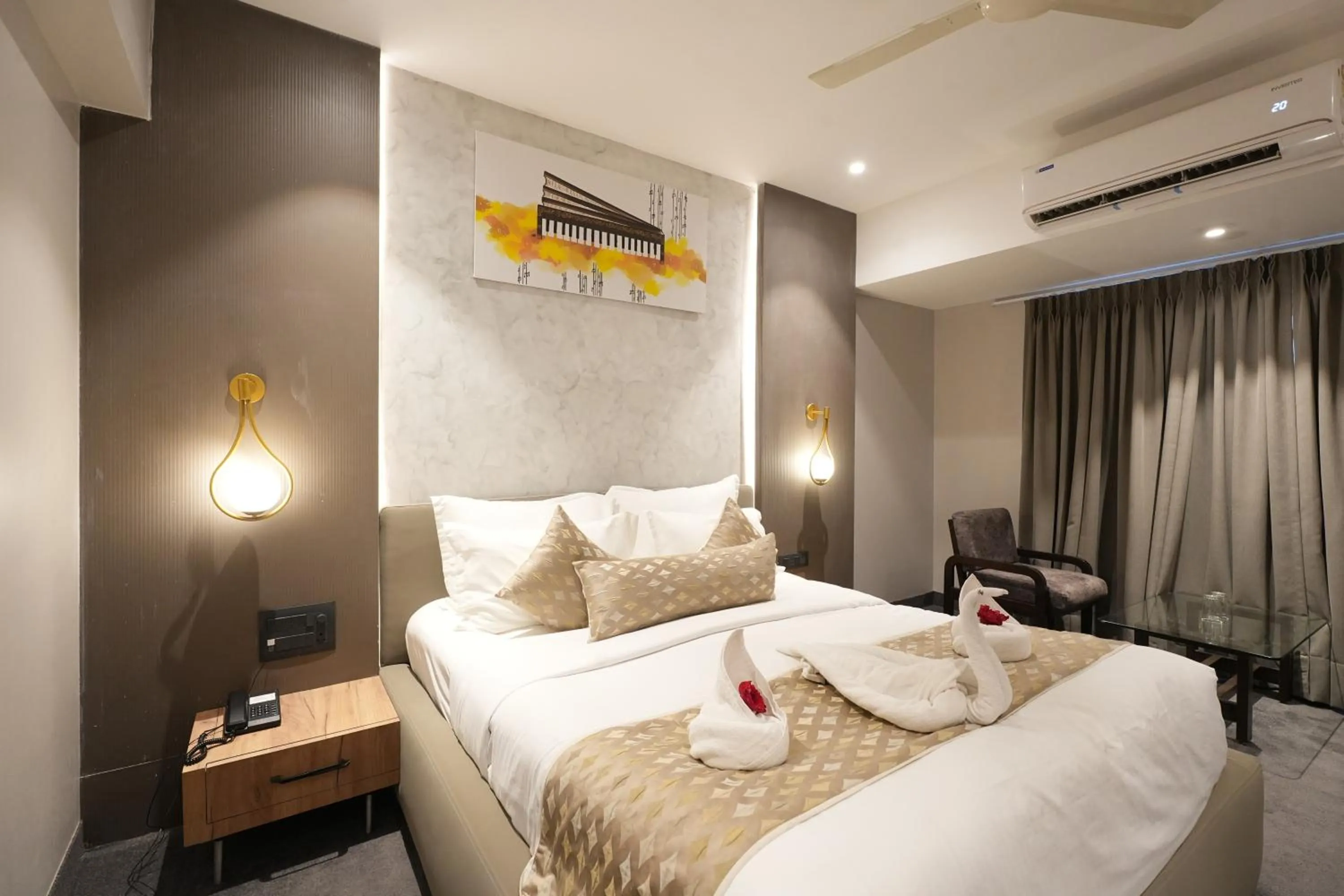 Bed in Hotel City Symphony