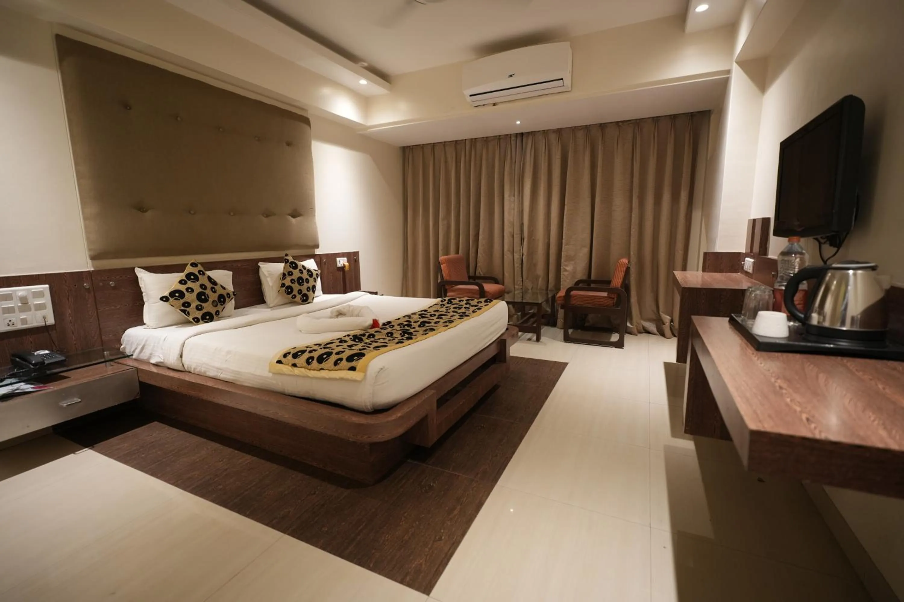 Bedroom, Bed in Hotel City Symphony